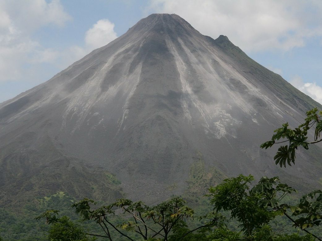 Das ist der Vulkan Fagradalsfjall.