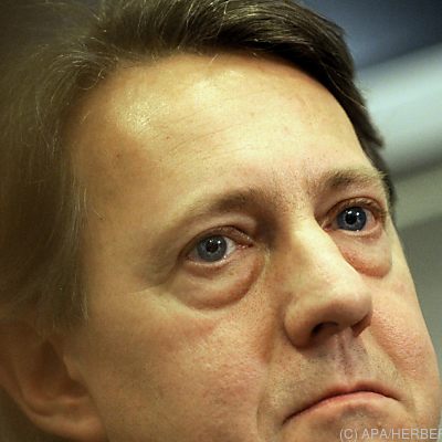 Weinzierl steht unter Verdacht auf Geldwäsche und Bestechung