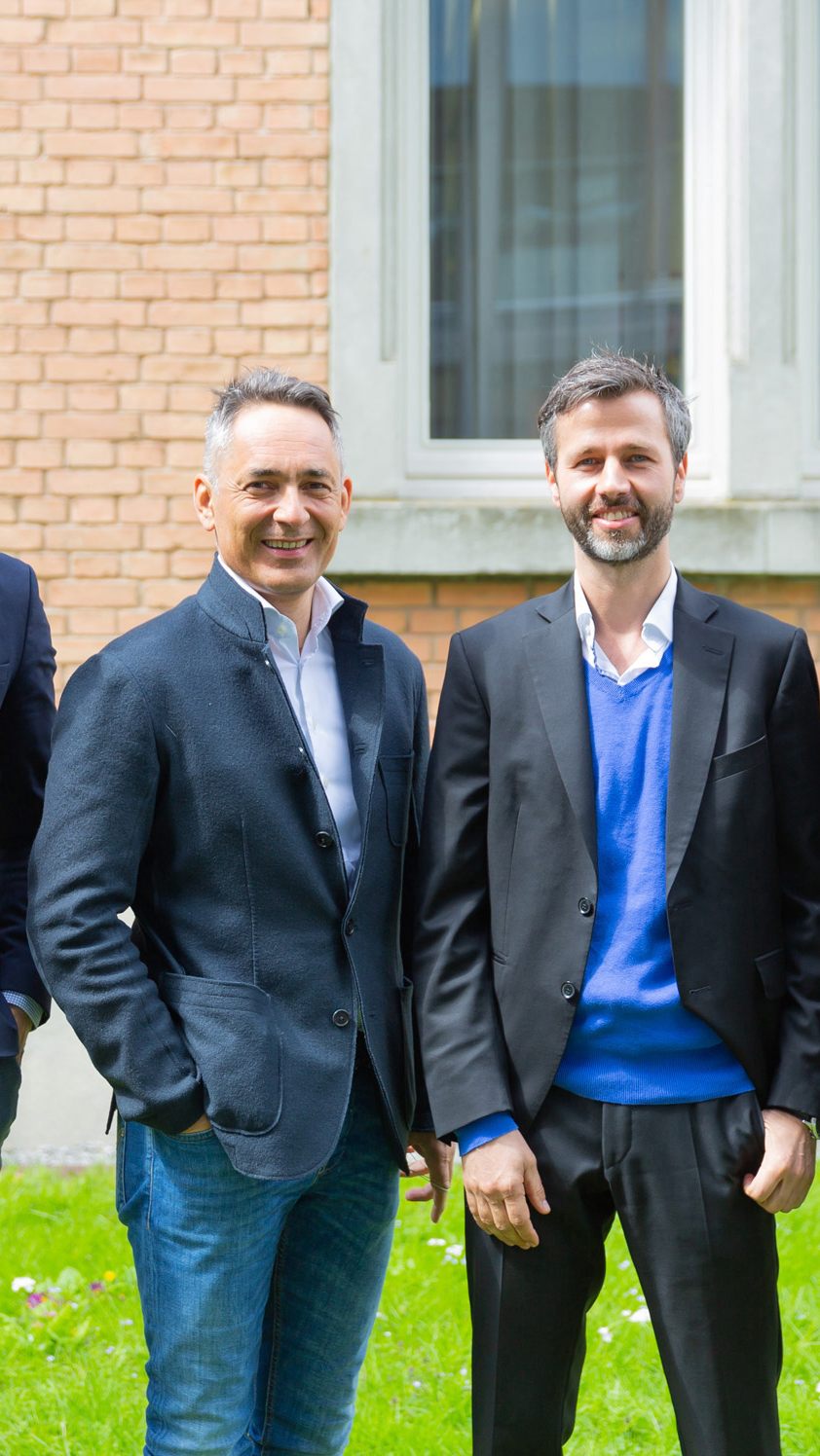 Simon Battlogg (Rhomberg Bau), Hubert Rhomberg (Rhomberg Bau), Martin Jäger (JaKo Baudenkmalpflege) und Ernst Thurnher (Rhomberg Bau) bei der offiziellen Gründung von DenkMalNeo.