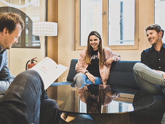 „Schaffa“ kann und darf auch in entspannter Atmosphäre stattfinden. (Foto: Patricia Keckeis, Zeughaus)