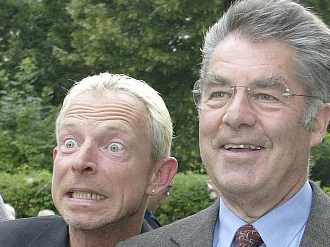 Kabarettliebling Alexander Bisenz mit 59 Jahren verstorben. Kabarettliebling Alexander Bisenz mit 59 Jahren verstorben.