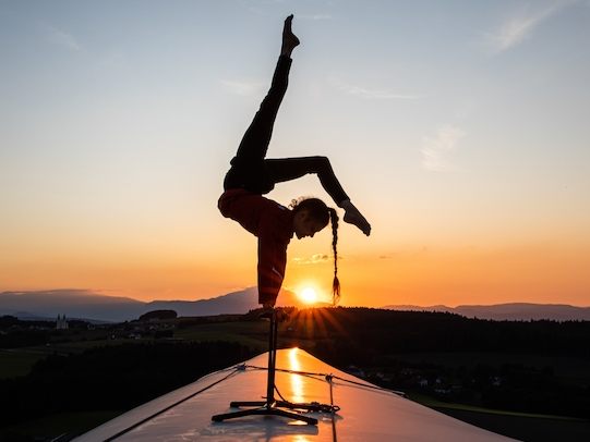 Millinger performte auf einem Windrad in 65 Metern Höhe. Millinger performte auf einem Windrad in 65 Metern Höhe.