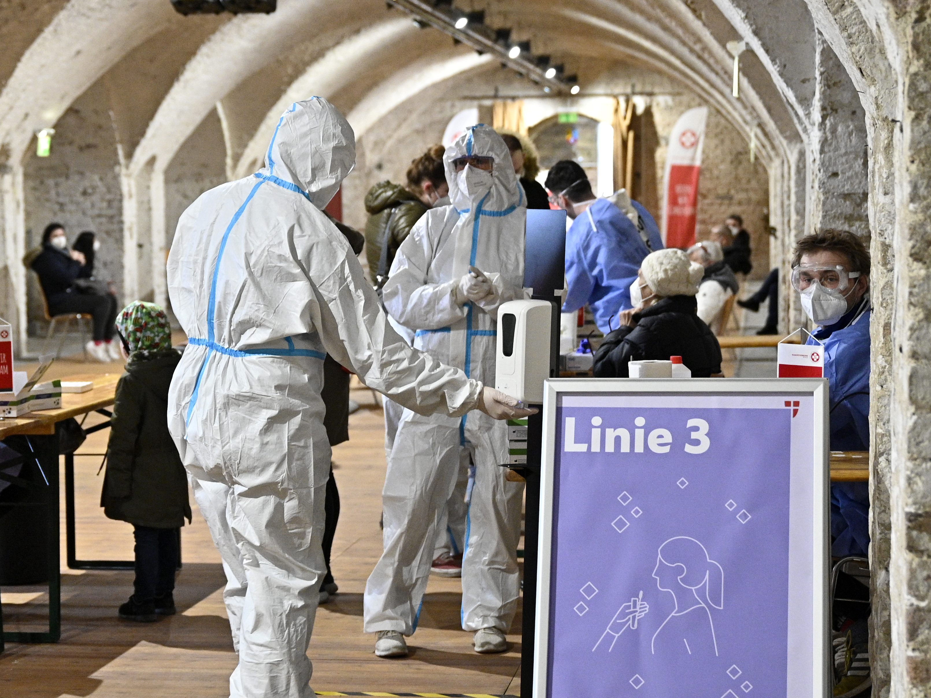 Mehr als 169.000 Corona-Tests in Wien: Auslastung lag am Mittwoch bei 72 Prozent. Mehr als 169.000 Corona-Tests in Wien: Auslastung lag am Mittwoch bei 72 Prozent.