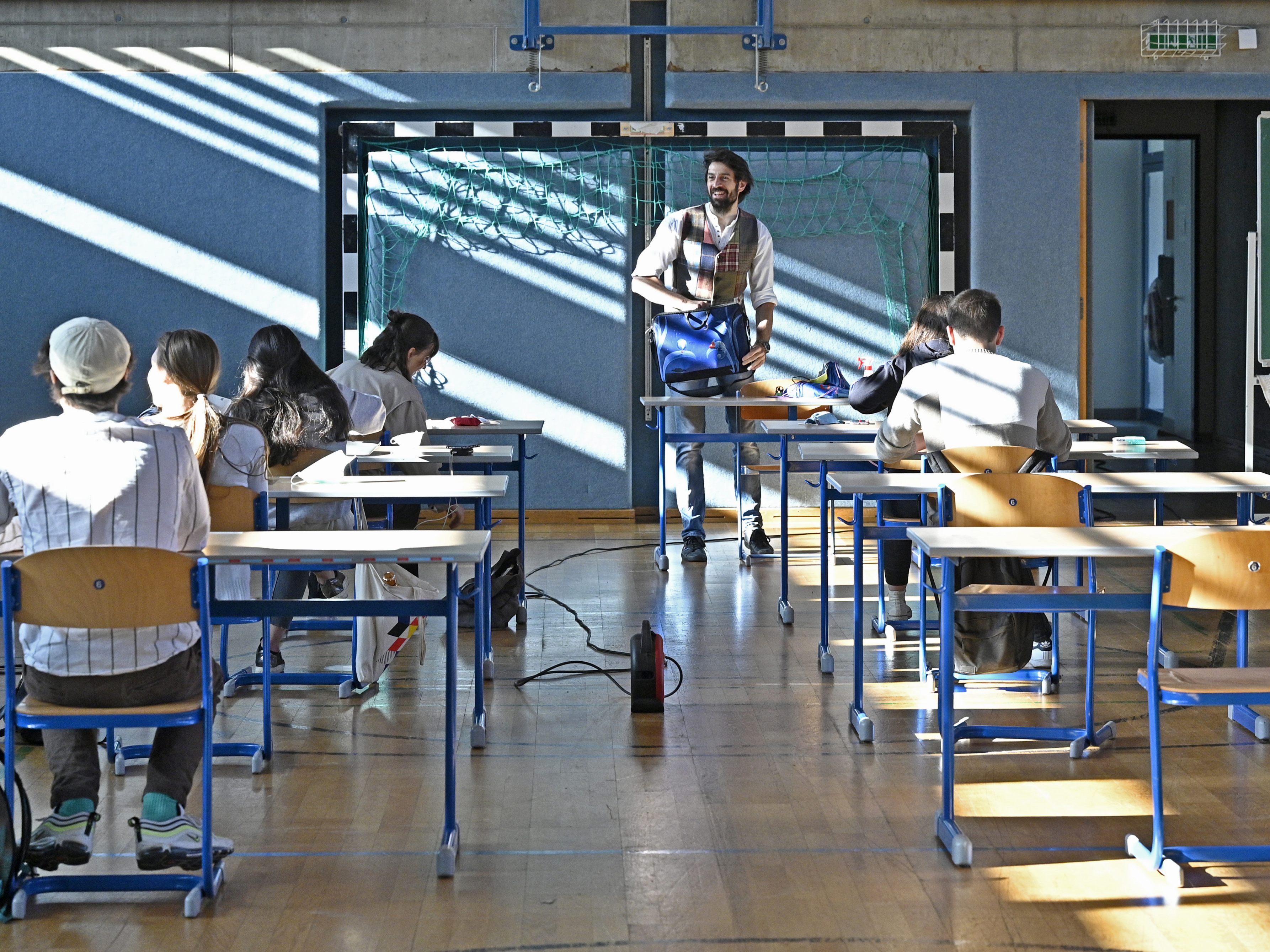 Ab 19.05. werden sich viele Schüler mit Matura-Aufgaben befassen. Ab 19.05. werden sich viele Schüler mit Matura-Aufgaben befassen.