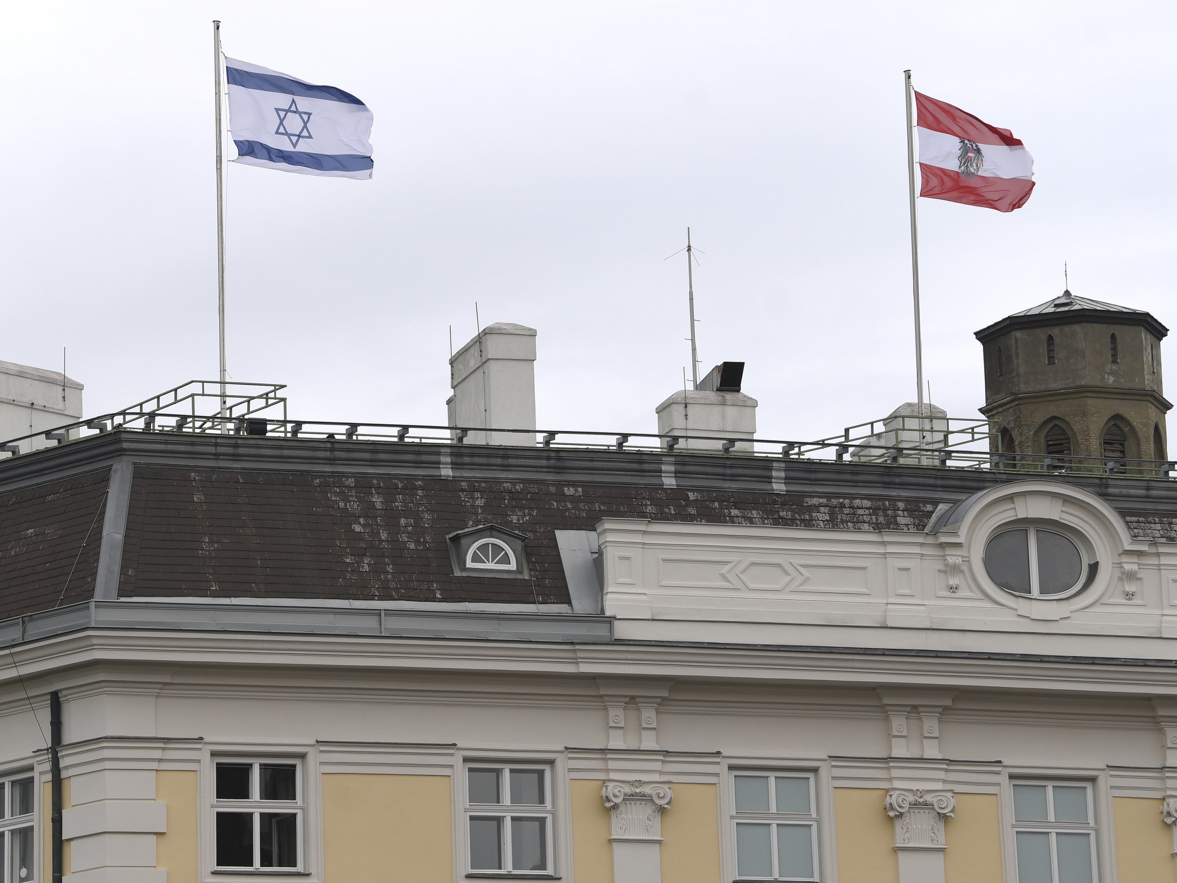 Die Flagge soll Solidarität mit Israel symbolisieren.