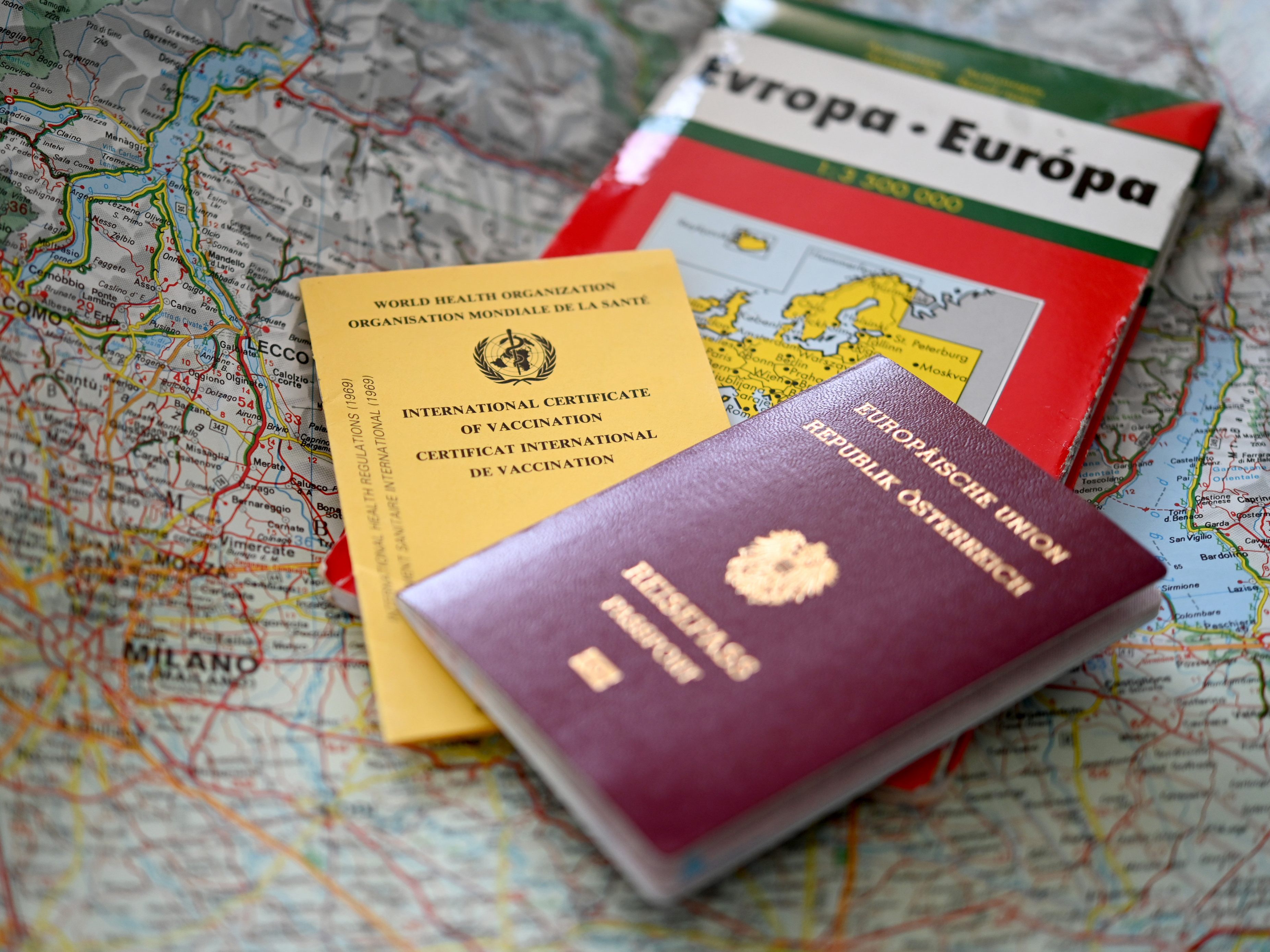 Bei Auslandsreisen ist nur ein Genesungszertifikat gültig. Bei Auslandsreisen ist nur ein Genesungszertifikat gültig.