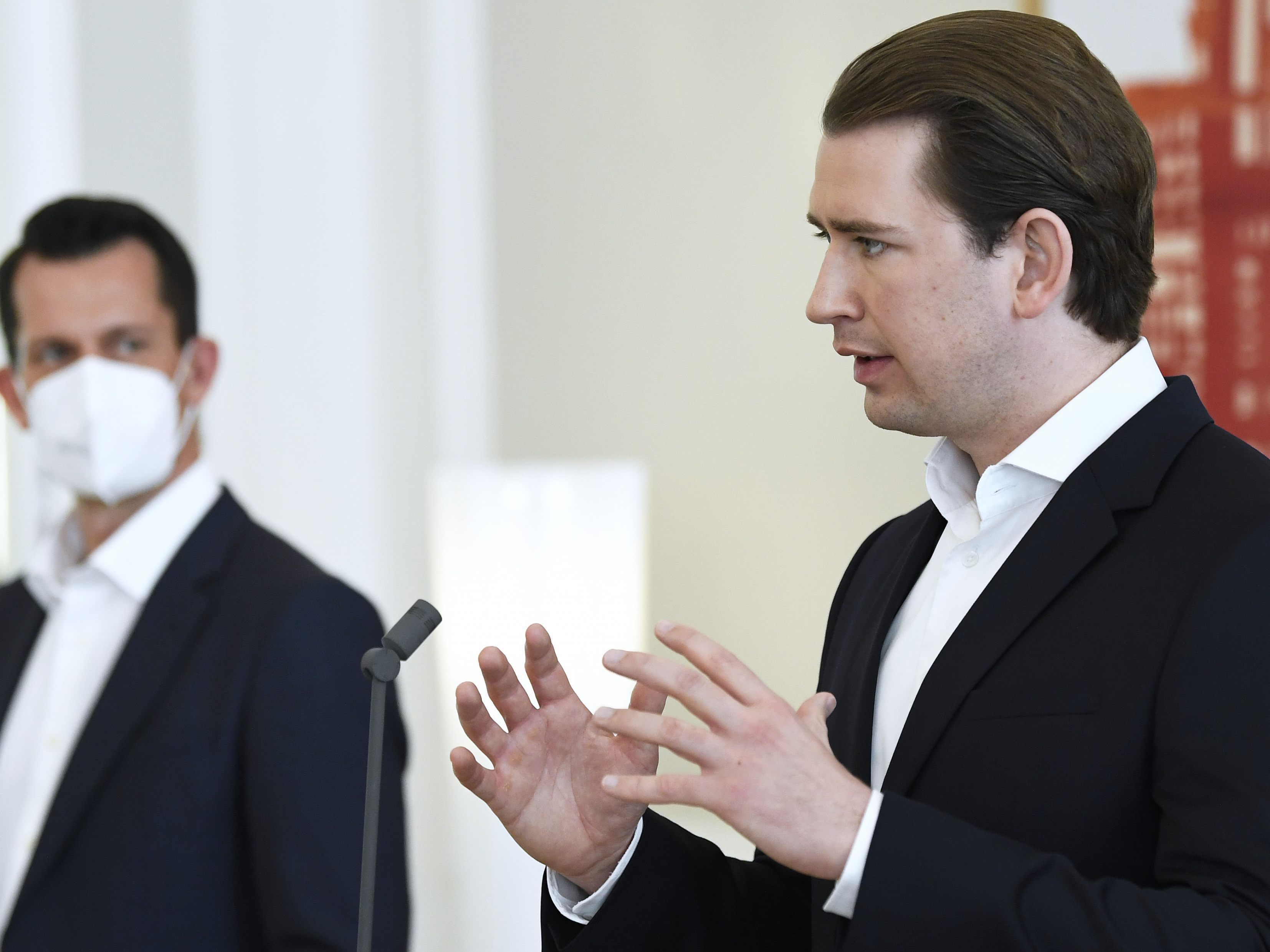 Die Doorsteps vor und das Pressefoyer nach dem Ministerrat im Livestream. Die Doorsteps vor und das Pressefoyer nach dem Ministerrat im Livestream.