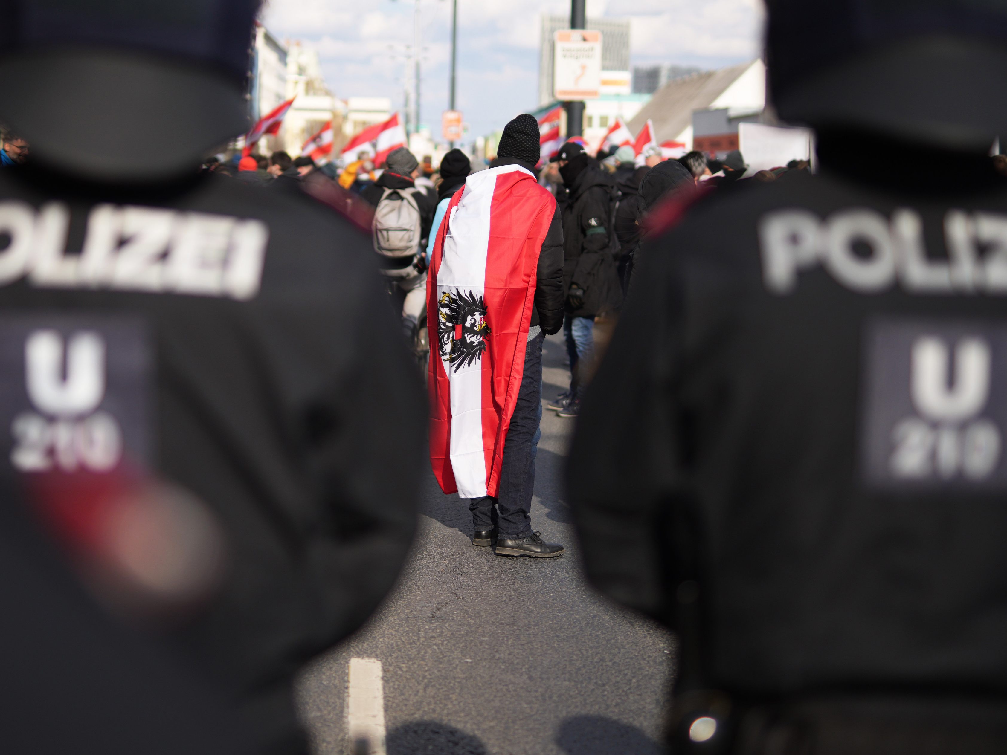 Nehammer kritisiert Eskalation bei Demo in Wien scharf. Nehammer kritisiert Eskalation bei Demo in Wien scharf.