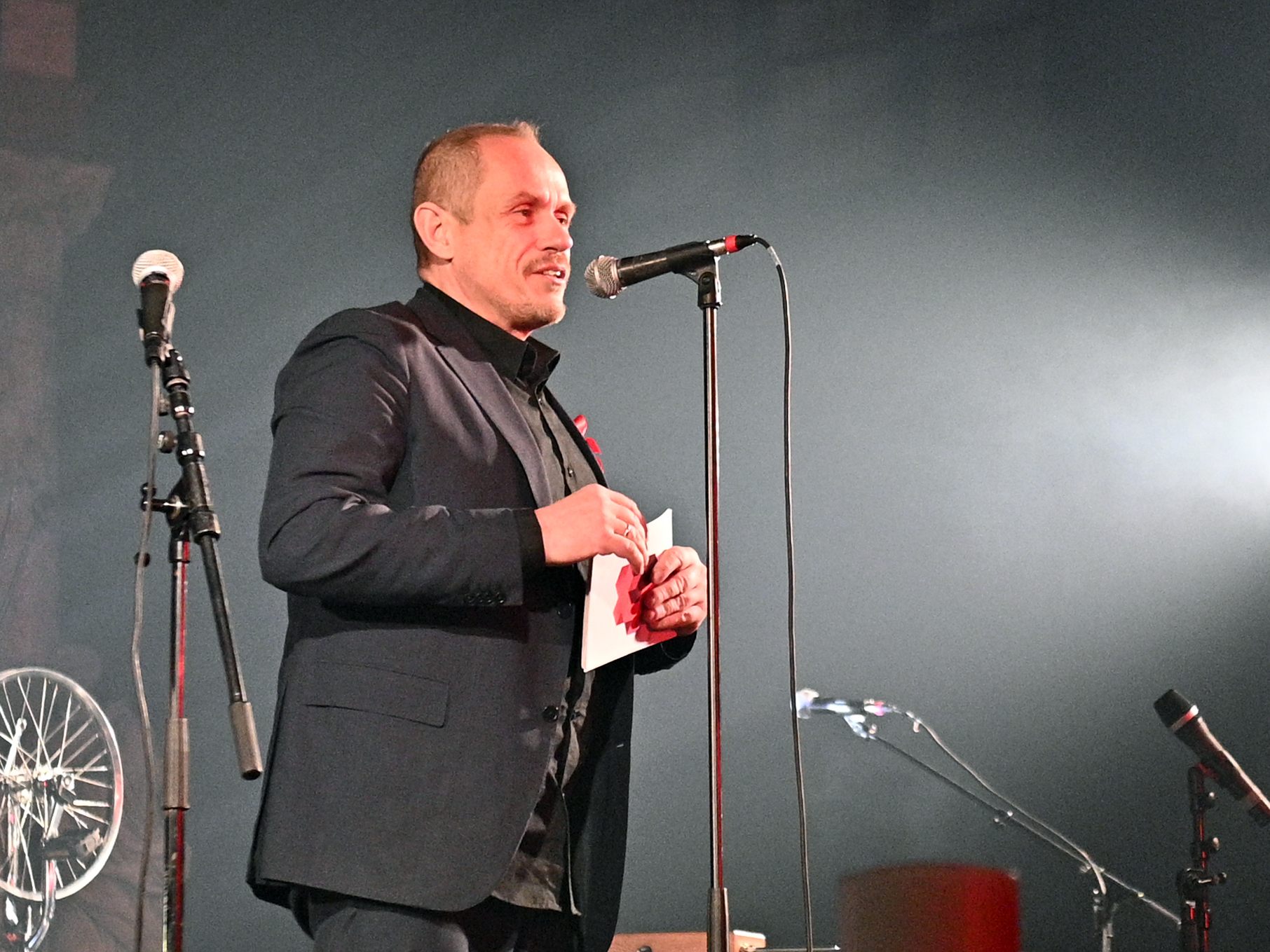 Gery keszle rinsziniert das Corona-Charity-Event in Wien.