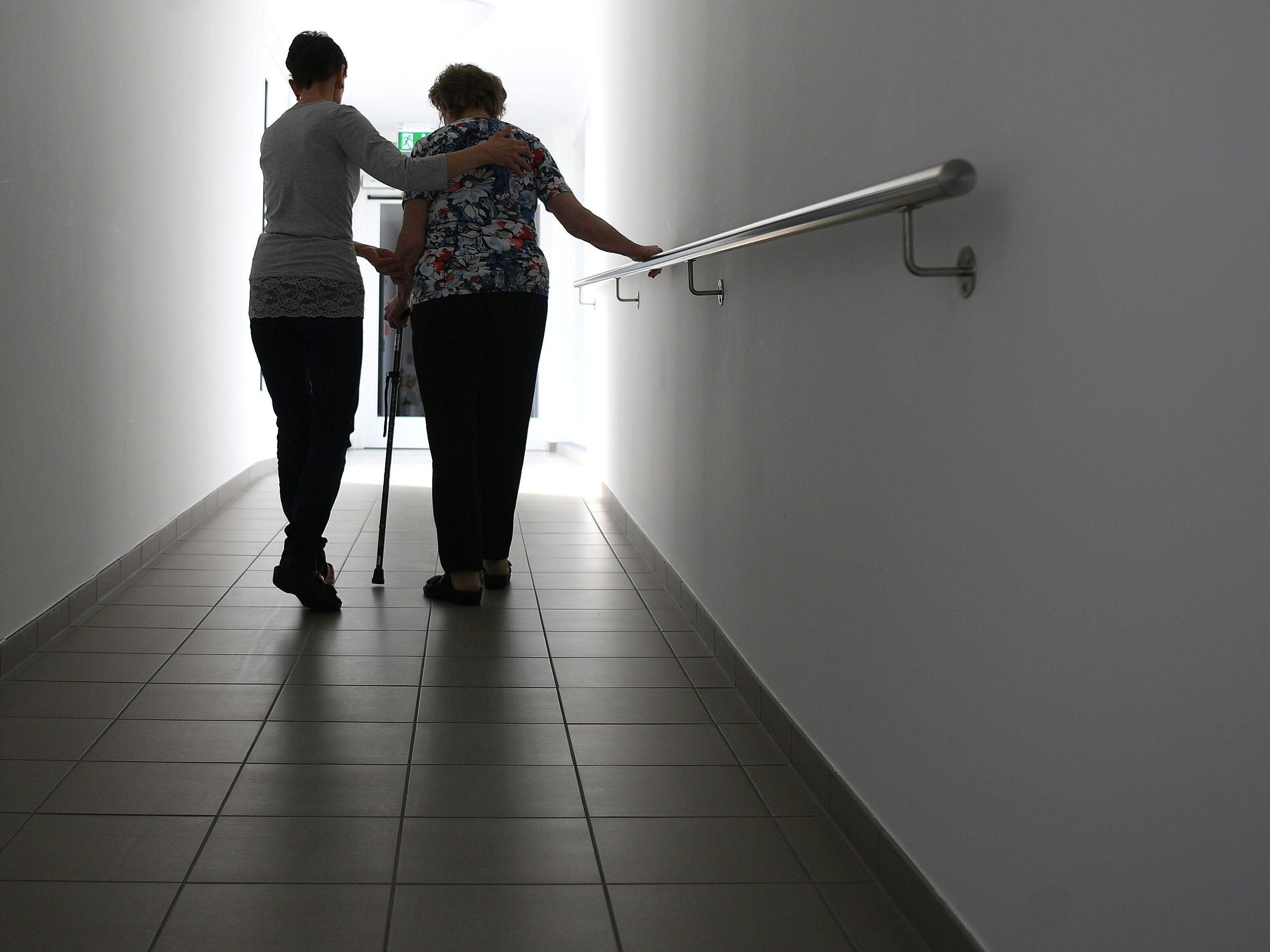 GPA, vida und Arbeitgeberverband Sozialwirtschaft Österreich rufen nach Corona-Bonus für Pflegekräfte.