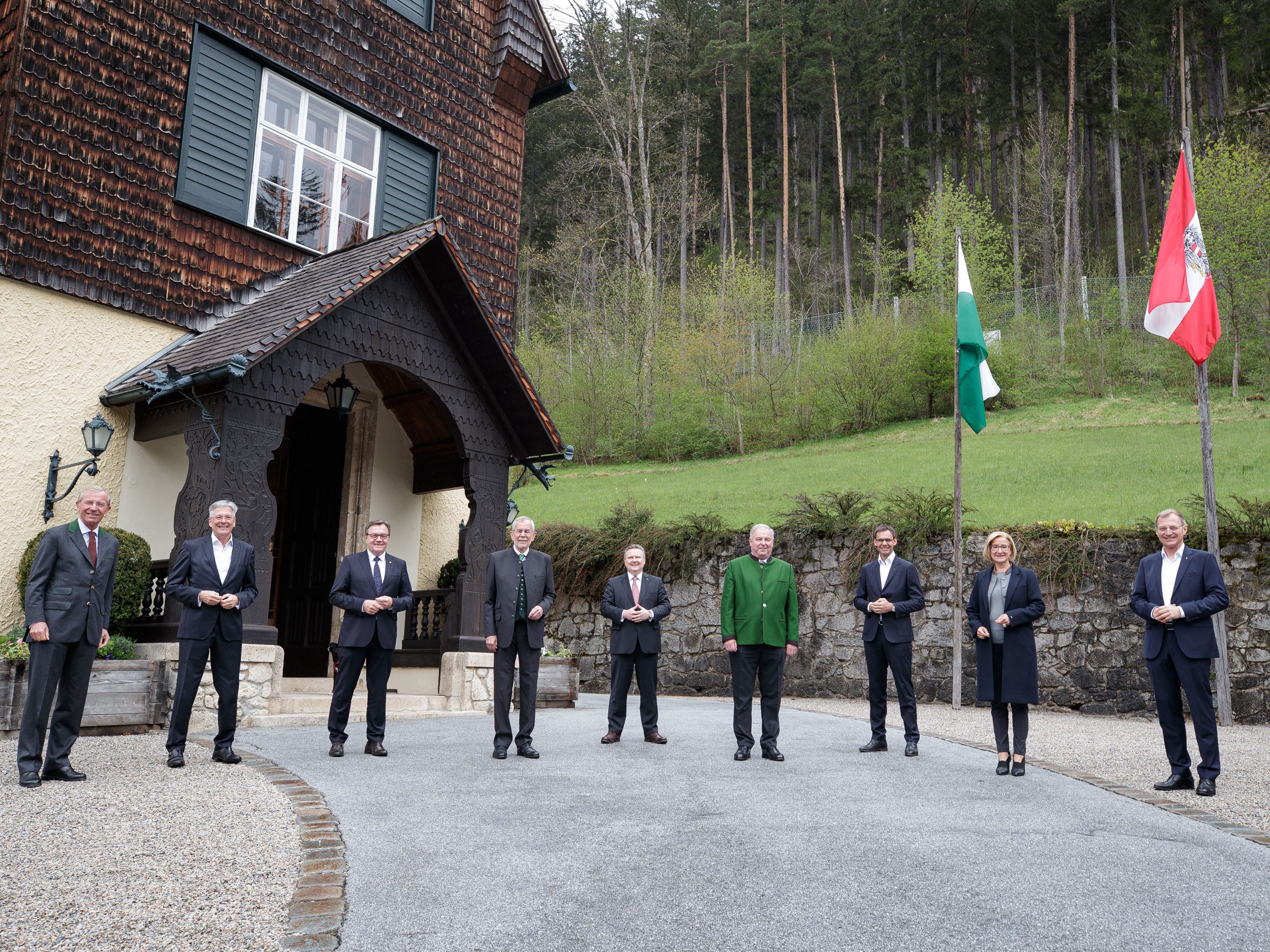 Am Mittwoch und am Donnerstag fand die LH-Konferenz statt. Am Mittwoch und am Donnerstag fand die LH-Konferenz statt.