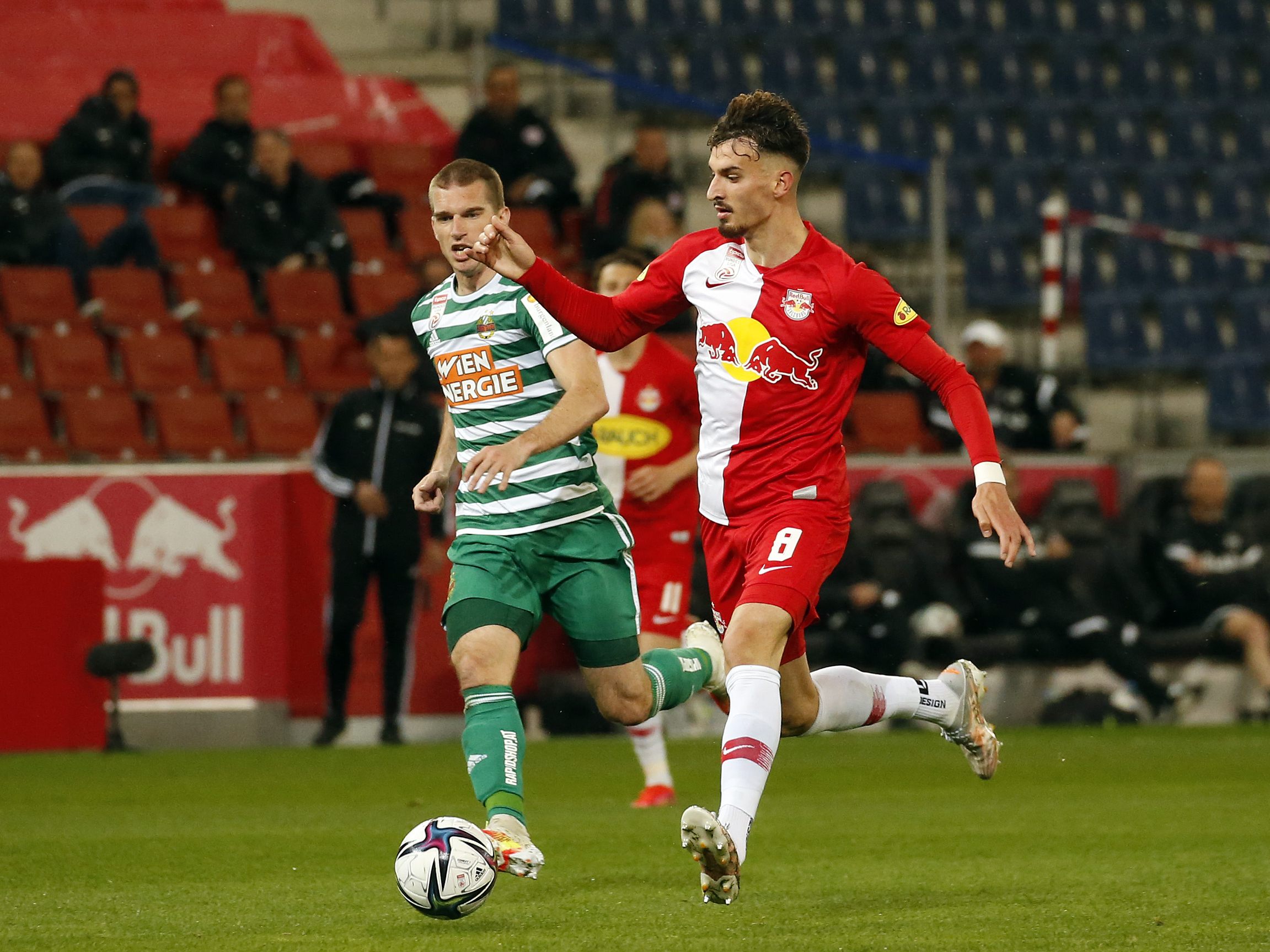 Red Bull Salzburg kürte sich erneut zum Meister. Red Bull Salzburg kürte sich erneut zum Meister.