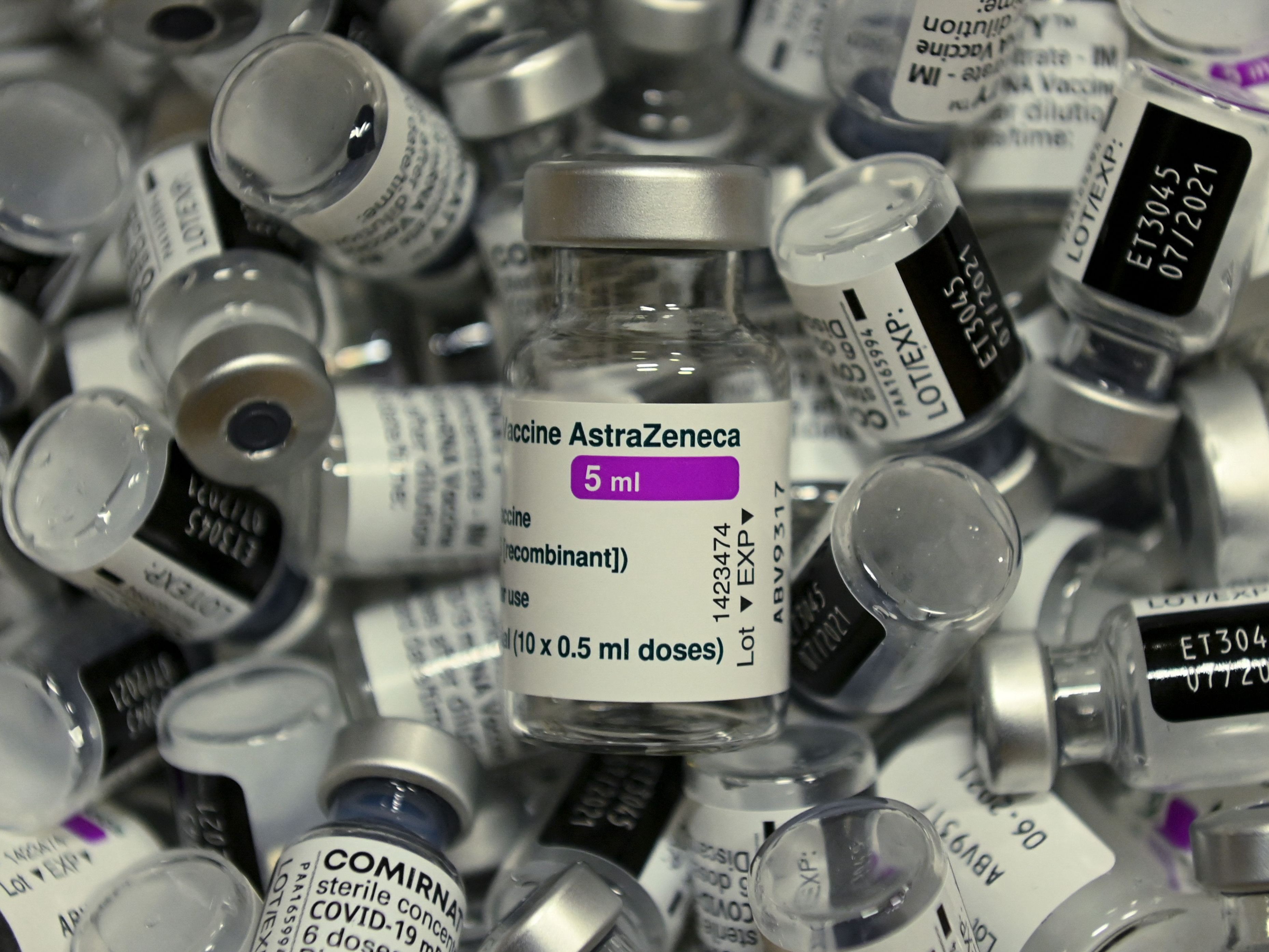 3/4 würden sich mit AstraZeneca nicht impfen lassen. 3/4 würden sich mit AstraZeneca nicht impfen lassen.