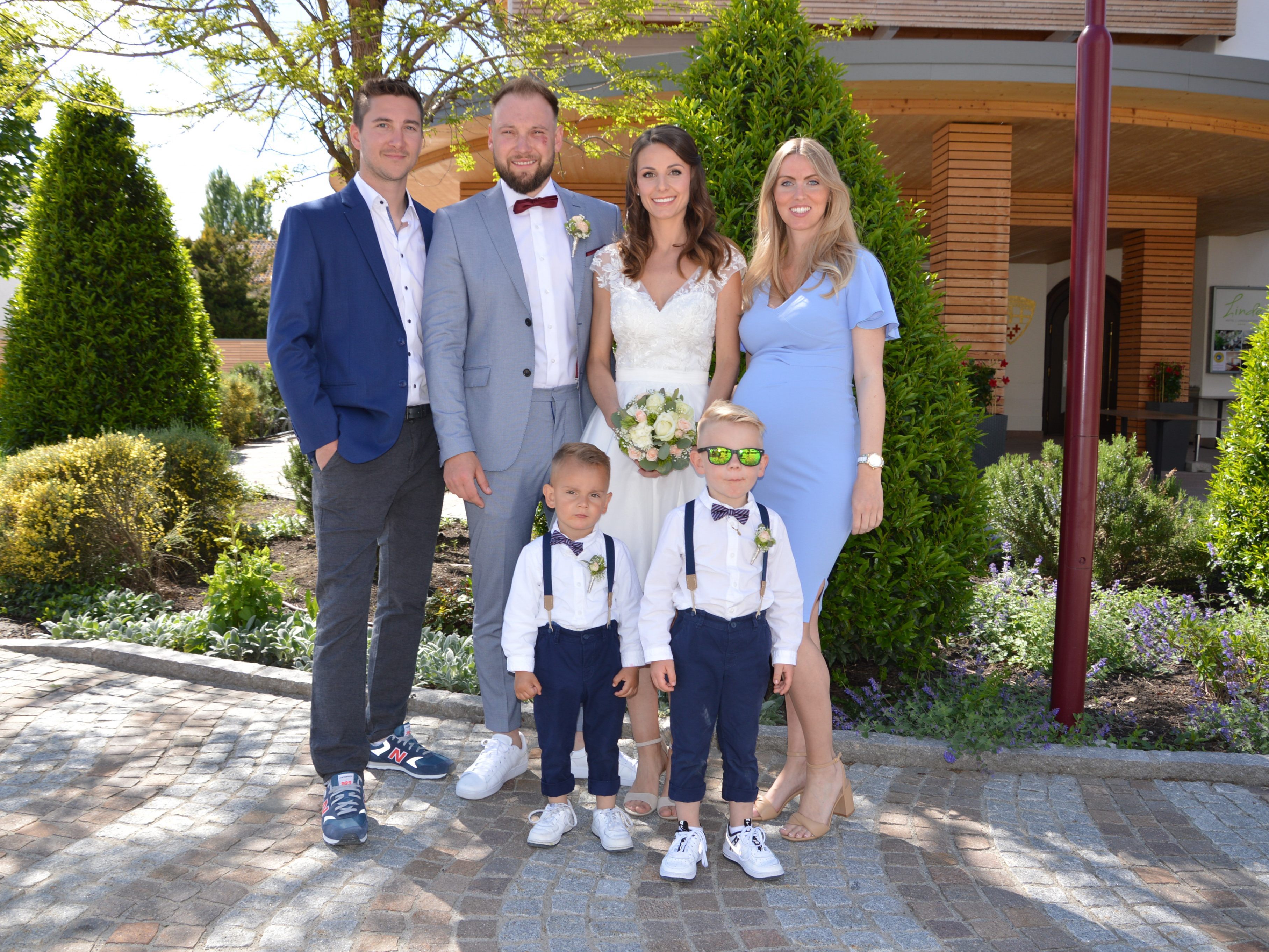 Jacqueline Egger und David Posmik haben geheiratet. Jacqueline Egger und David Posmik haben geheiratet.