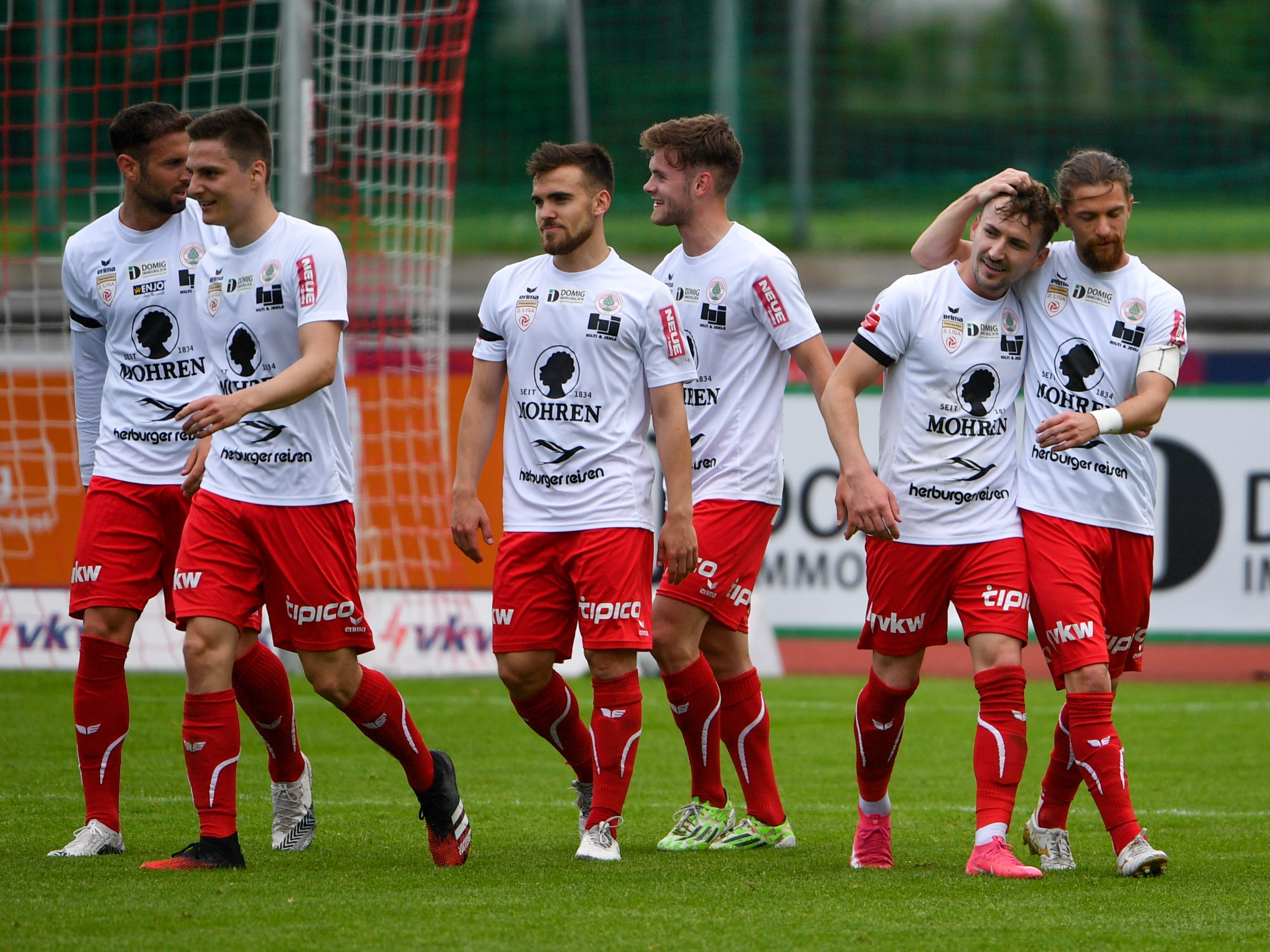Am Sonntag wird in der Birkenwiese endlich wieder vor Zuschauern Fußball gespielt und die Fans hoffen auch gejubelt. Am Sonntag wird in der Birkenwiese endlich wieder vor Zuschauern Fußball gespielt und die Fans hoffen auch gejubelt.