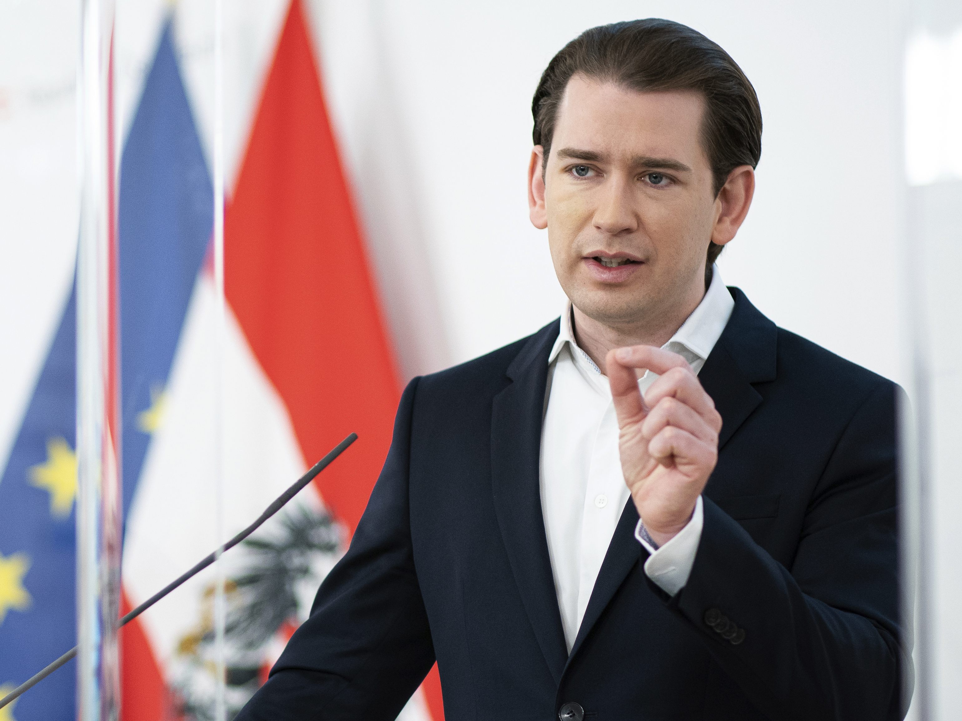 Kurz will bei Anklage bleiben - Opposition hält Rücktritt für geboten. Kurz will bei Anklage bleiben - Opposition hält Rücktritt für geboten.