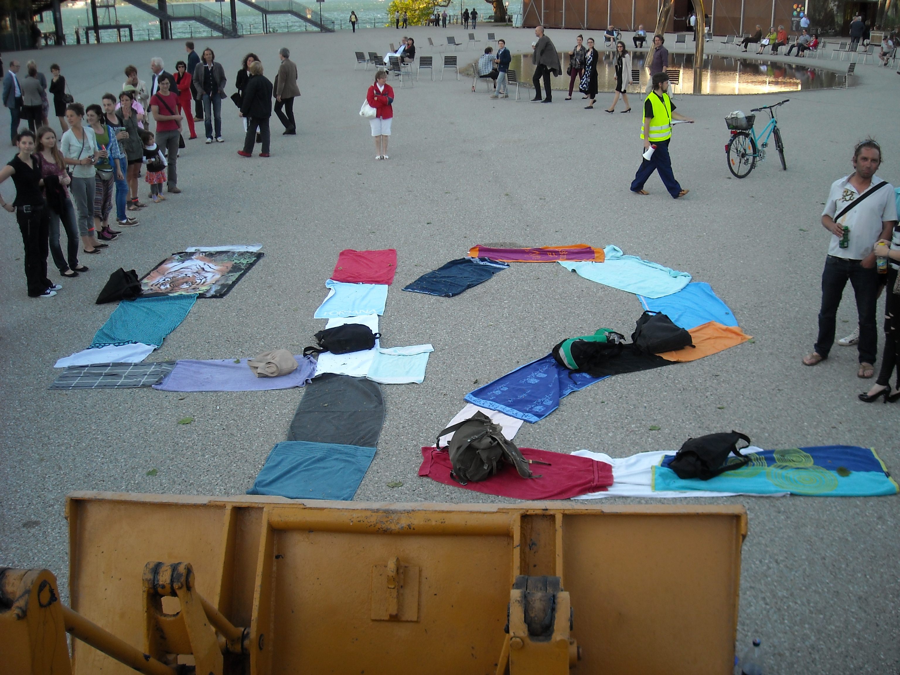 Vor Corona wurde der Towel-Day am Symphonikerplatz gefeiert.