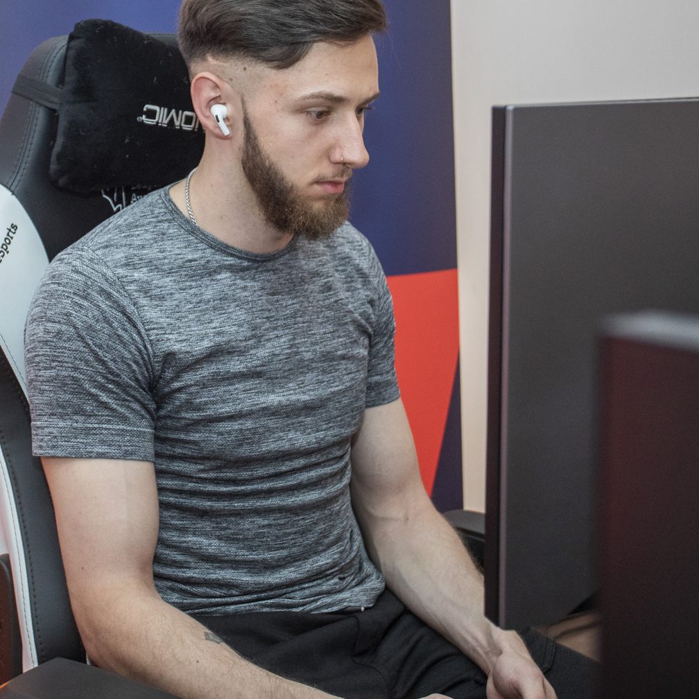 Hochkonzentriert zum Erfolg im Qualifikationsturnier des VN.at-eSportCup: Dominik Lampacher.