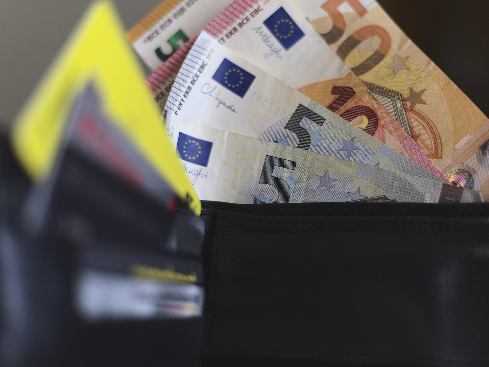 Die deutlichste Inflation wird beim Wohnen, bei Treibstoffen und Lebensmitteln befürchtet. Die deutlichste Inflation wird beim Wohnen, bei Treibstoffen und Lebensmitteln befürchtet.