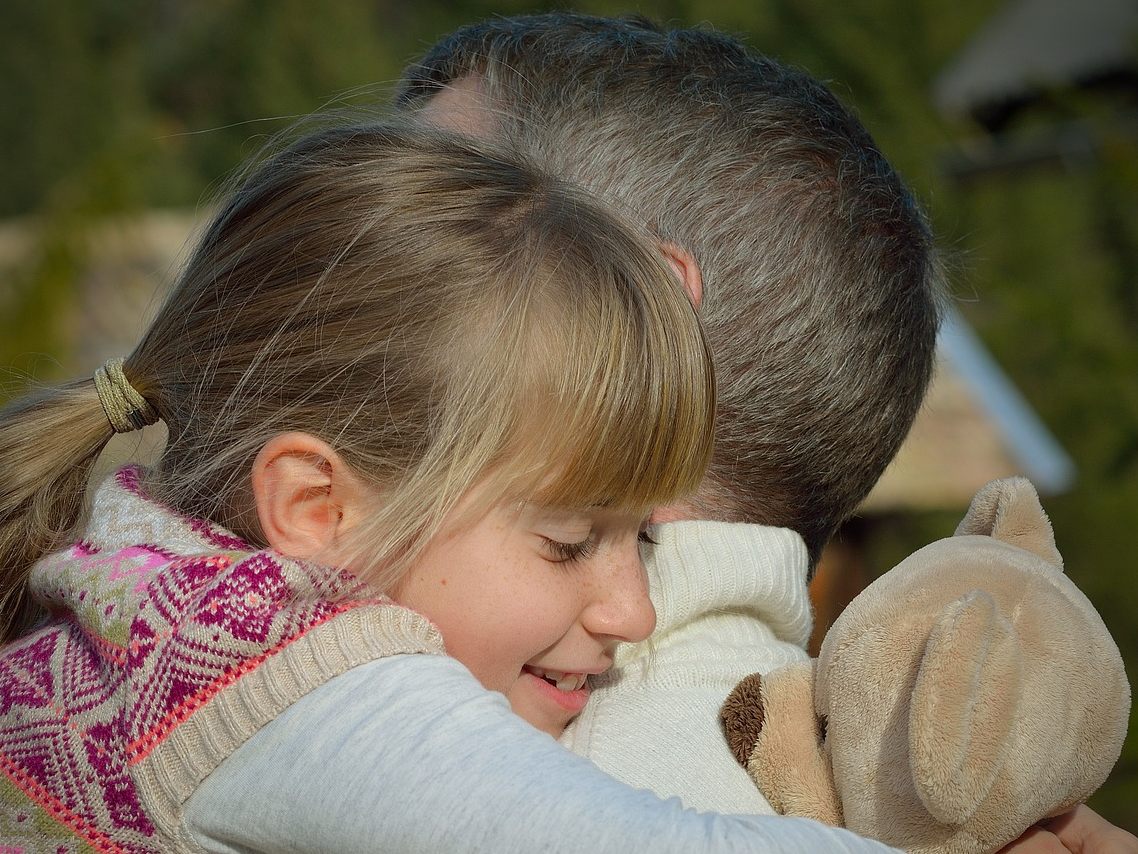 Sieben Monate lang durfte George seine Enkelkinder nicht sehen (Symbolbild).