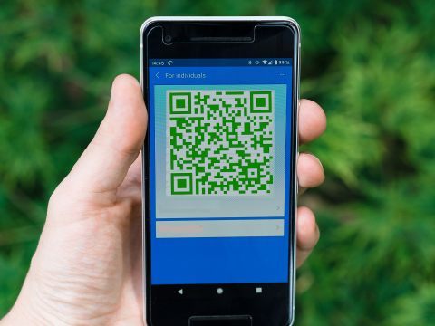 Die geplante Datensammlung durch den Grünen Pass stößt weiterhin auf Kritik.