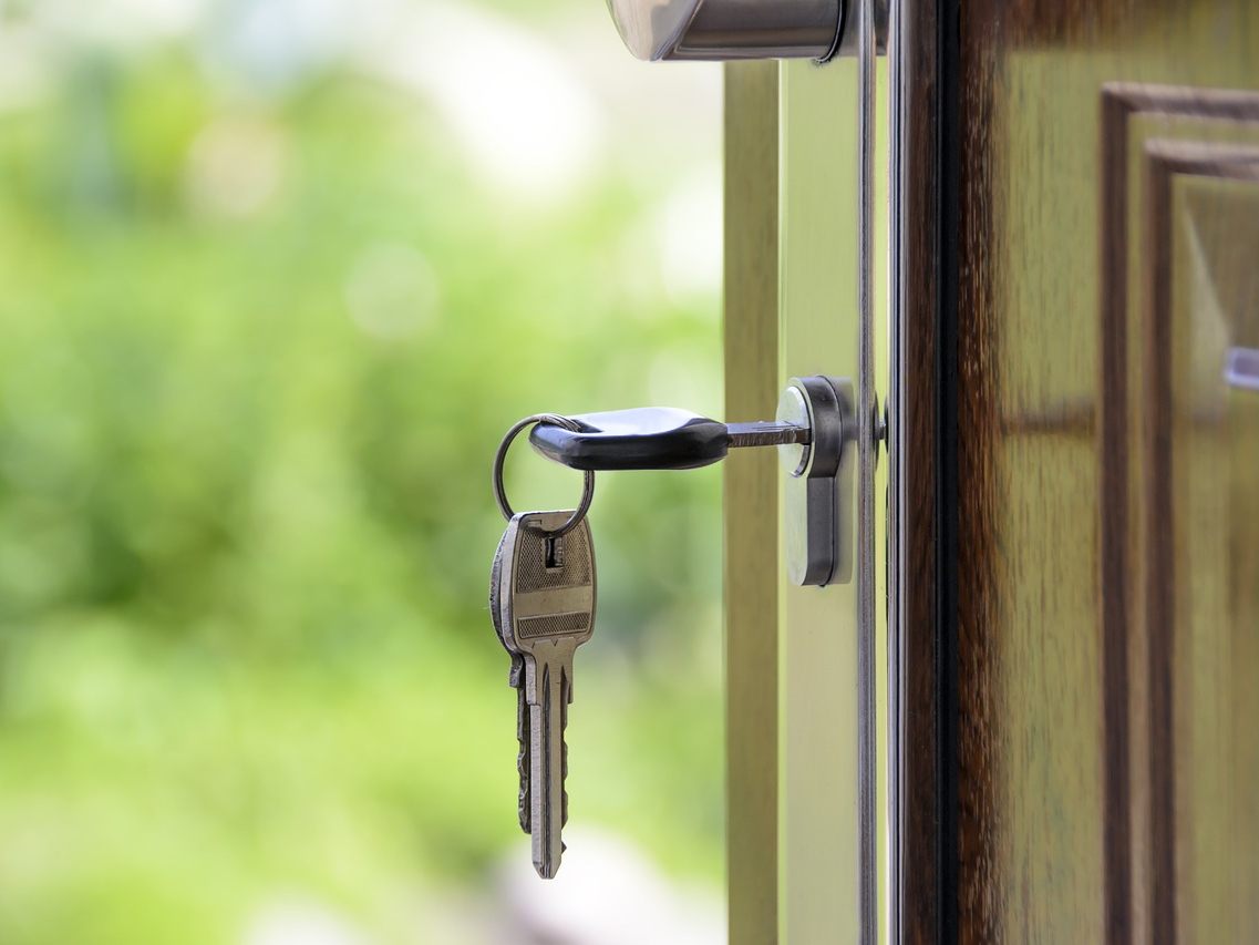 Der Frau soll in der Wohnung in Wien-Favoriten eingesperrt gewesen sein. Der Frau soll in der Wohnung in Wien-Favoriten eingesperrt gewesen sein.