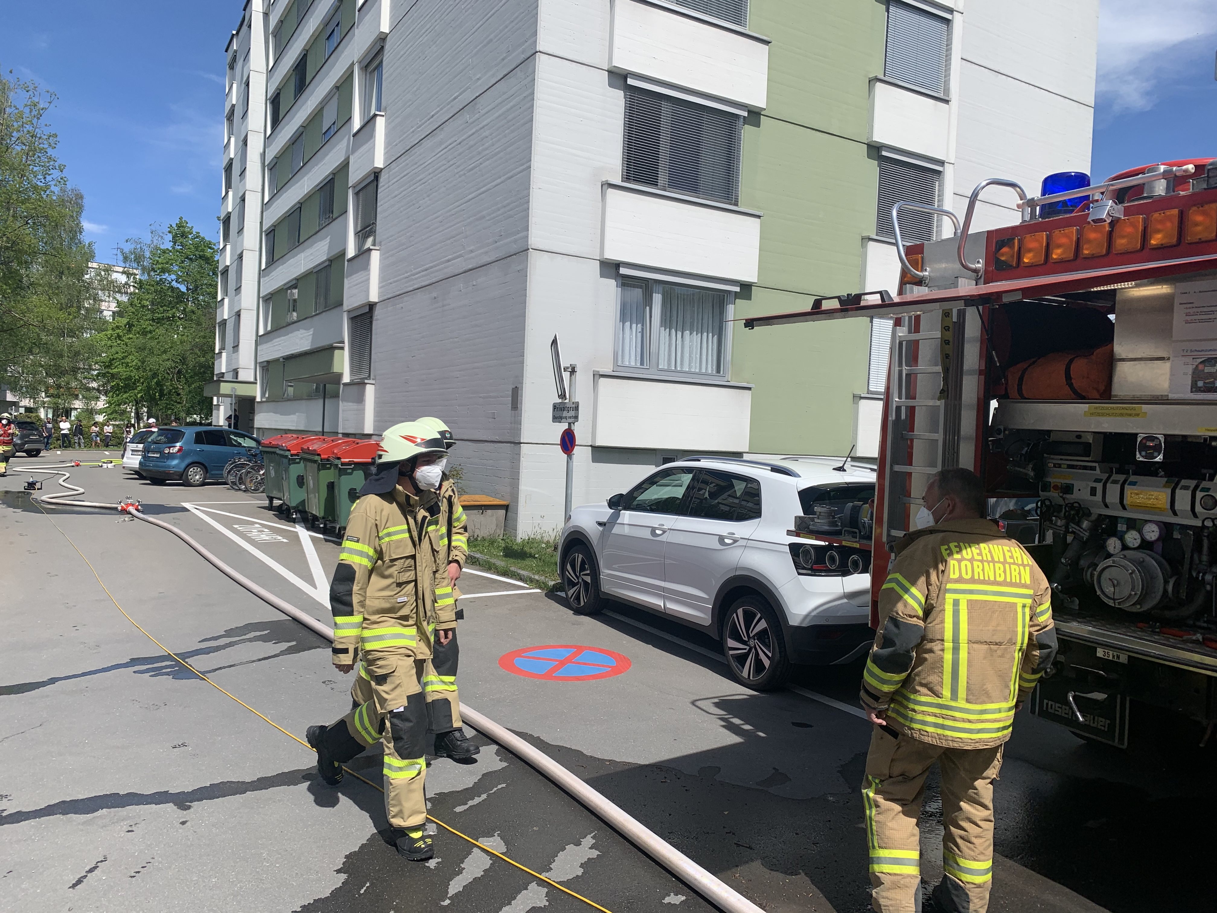 50 Feuerwehrkräfte waren im Einsatz. 50 Feuerwehrkräfte waren im Einsatz.