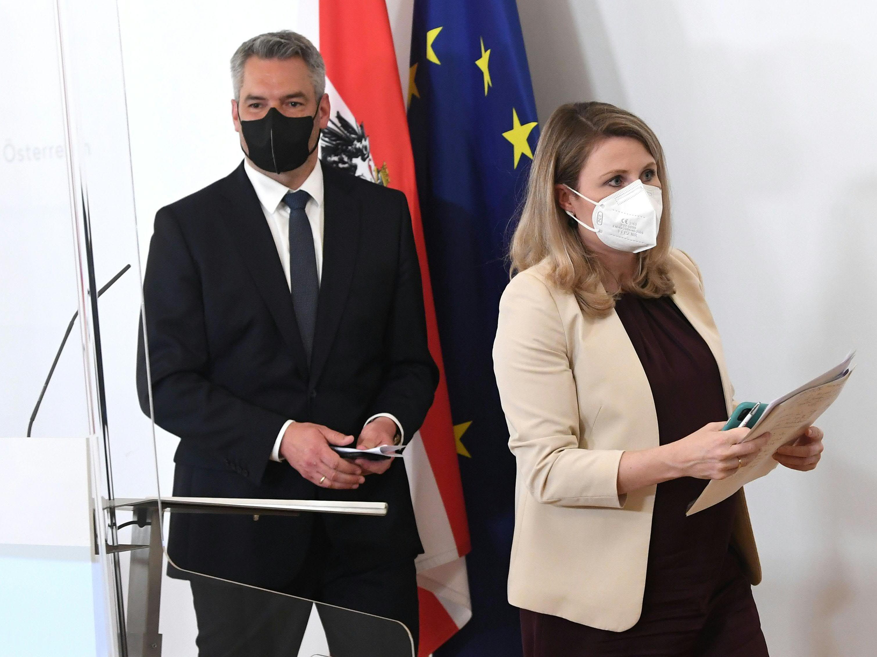 Nehammer und Raab laden zur Pressekonferenz.