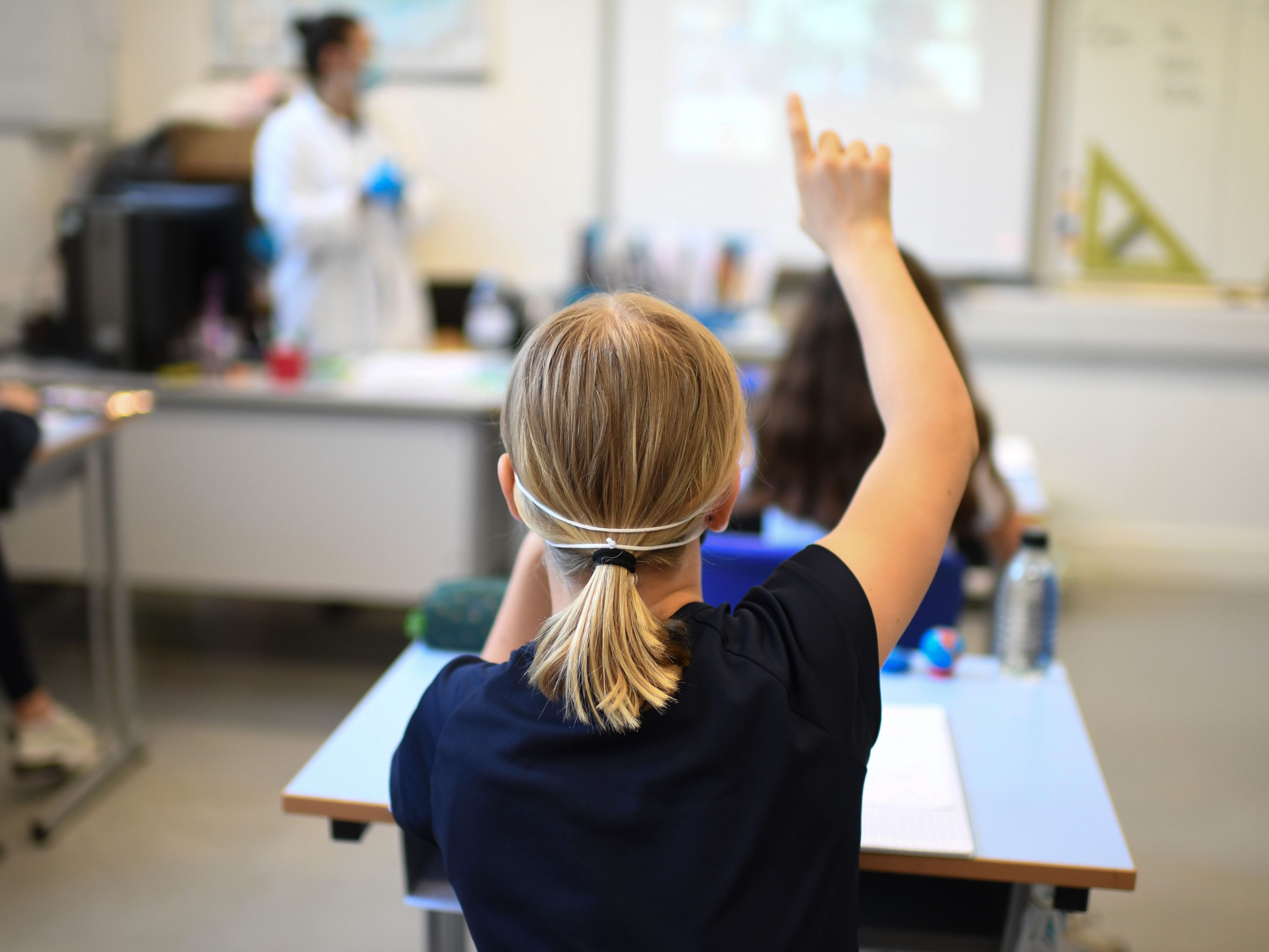 Die Schule startet wieder mit Präsenzunterricht für alle. Die Schule startet wieder mit Präsenzunterricht für alle.