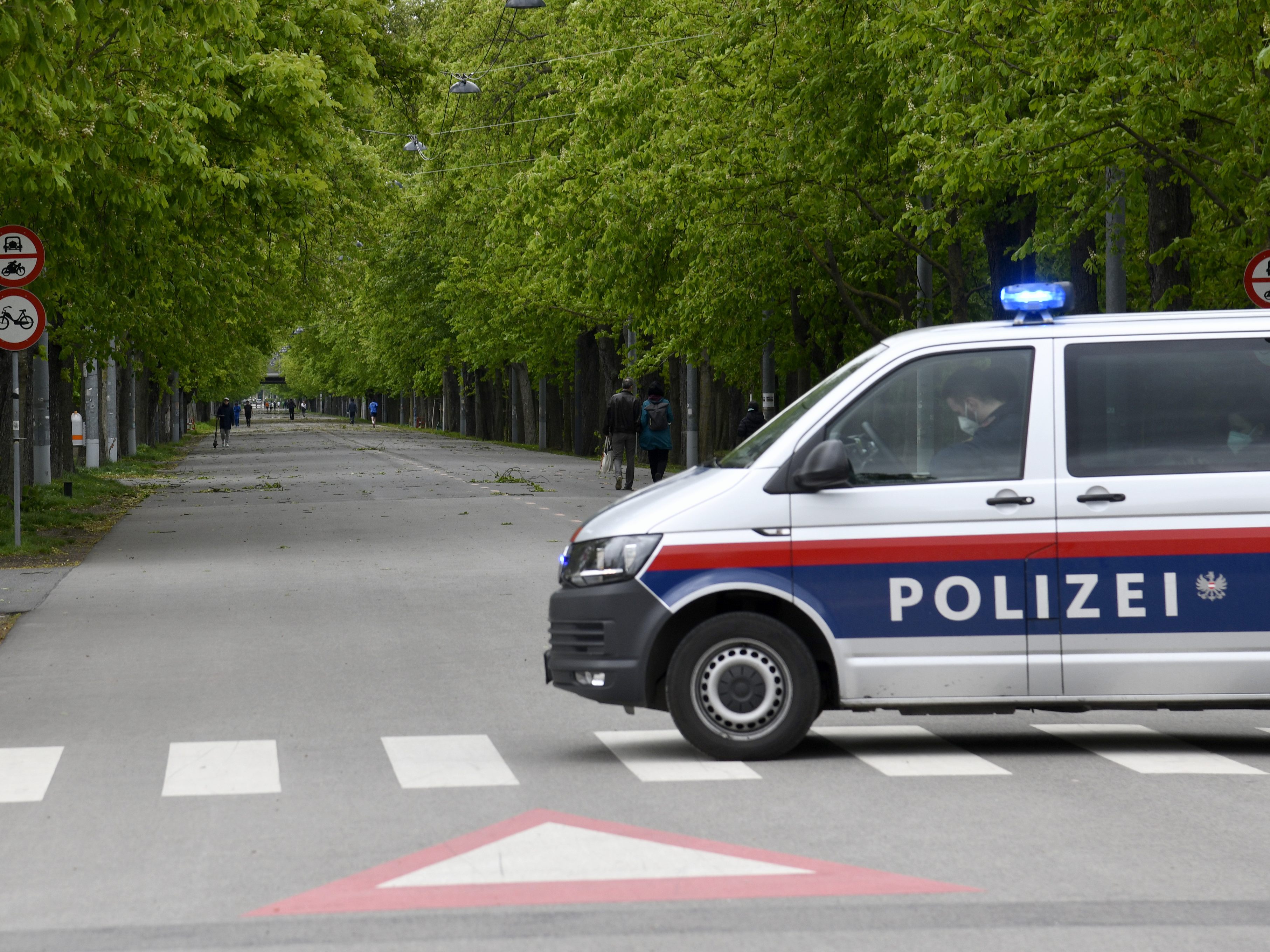 In Wien musste die Praterhauptallee gesperrt werden. In Wien musste die Praterhauptallee gesperrt werden.