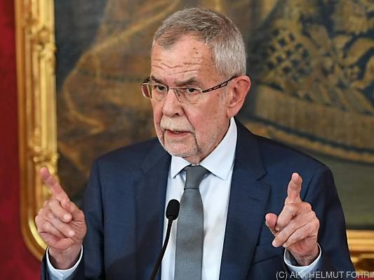 Van der Bellen beauftragt Gericht mit Exekution bei Blümel