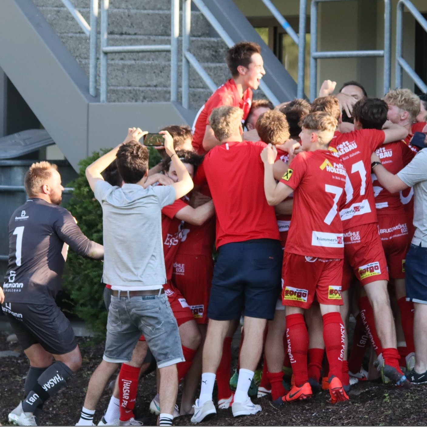 Egg jubelt nach dem Sensationssieg in Hohenems und der ersten Finalteilnahme.