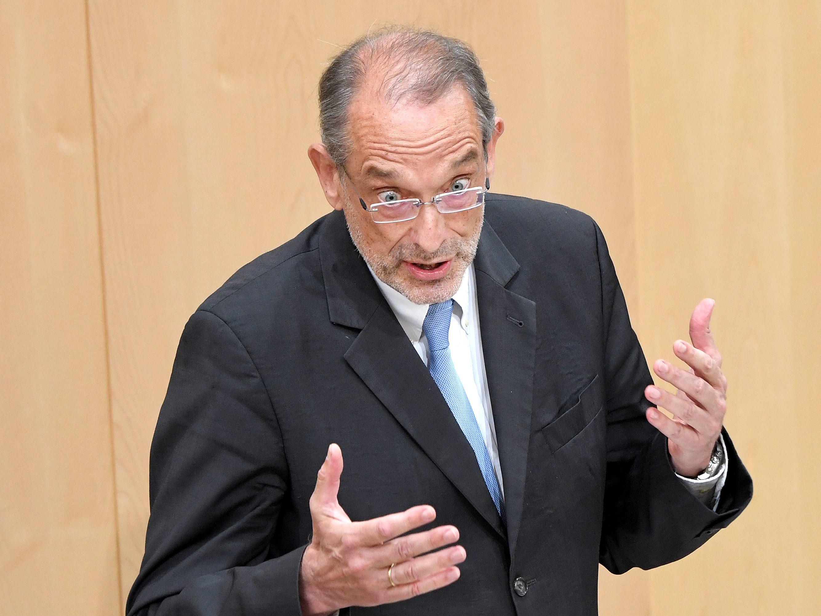 Laut Bildungsminister Faßmann soll das Schuljahr 2021/22 mit einer "Sicherheitsphase" starten. Laut Bildungsminister Faßmann soll das Schuljahr 2021/22 mit einer "Sicherheitsphase" starten.