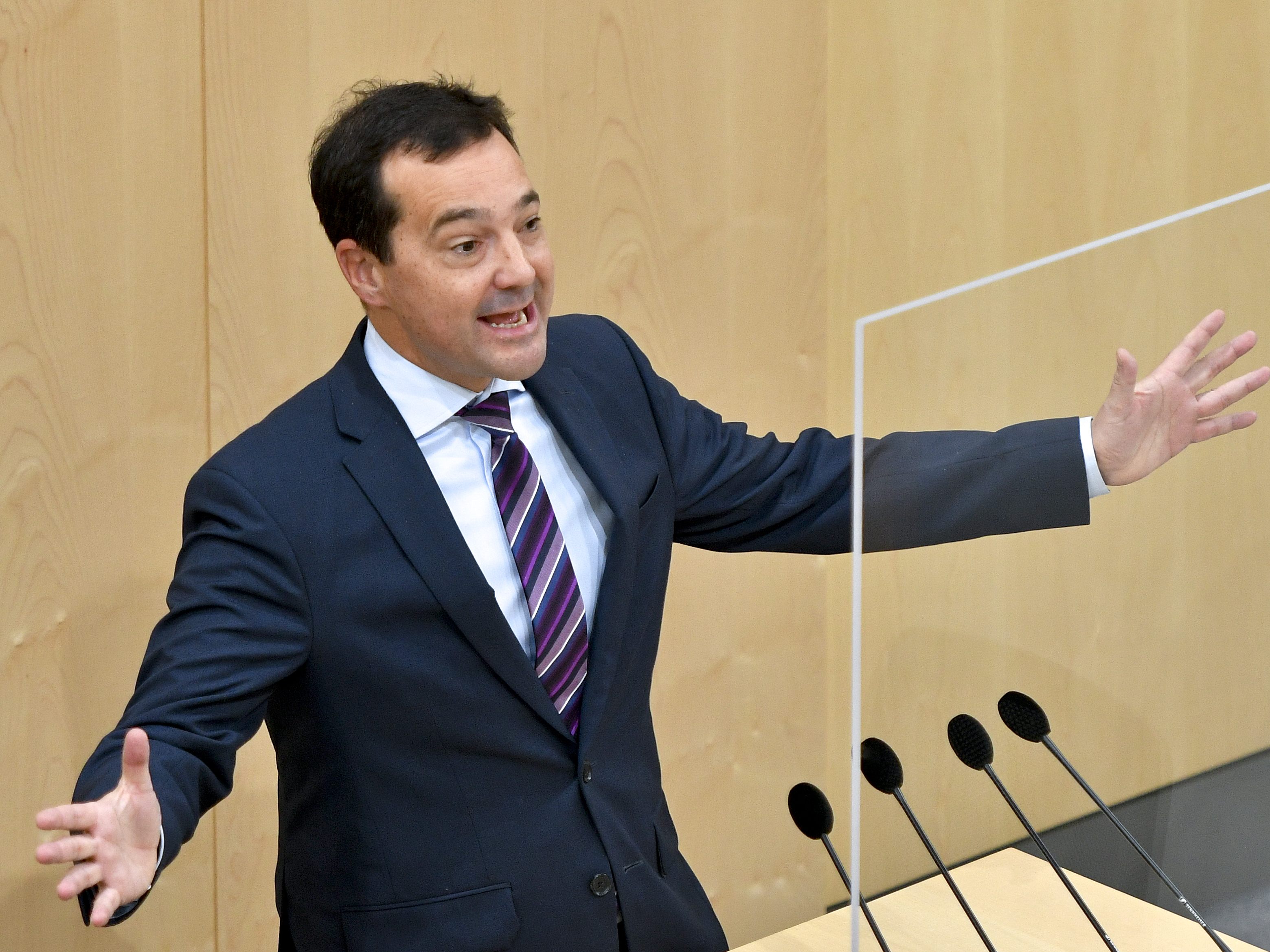 NEOS-Gesundheitssprecher Gerald Loacker wäre für eine sofortige Öffnung NEOS-Gesundheitssprecher Gerald Loacker wäre für eine sofortige Öffnung