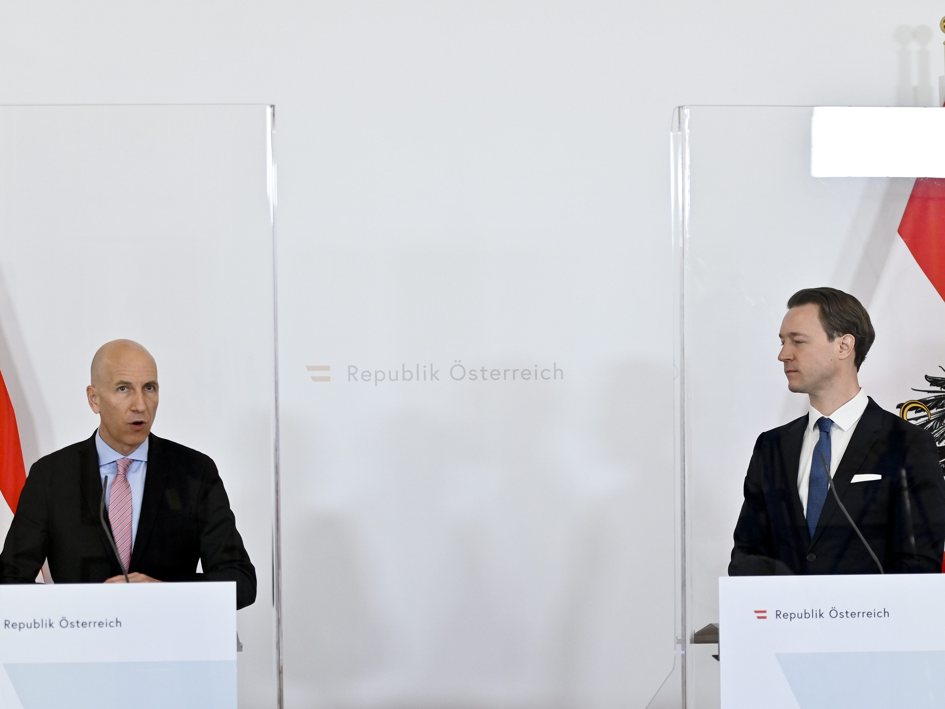 Arbeitsminister Martin Kocher (L/ÖVP) und Finanzminister Gernot Blümel (ÖVP) haben den Finanzpolizei-Kontrollplan für 2021 vorgelegt Arbeitsminister Martin Kocher (L/ÖVP) und Finanzminister Gernot Blümel (ÖVP) haben den Finanzpolizei-Kontrollplan für 2021 vorgelegt