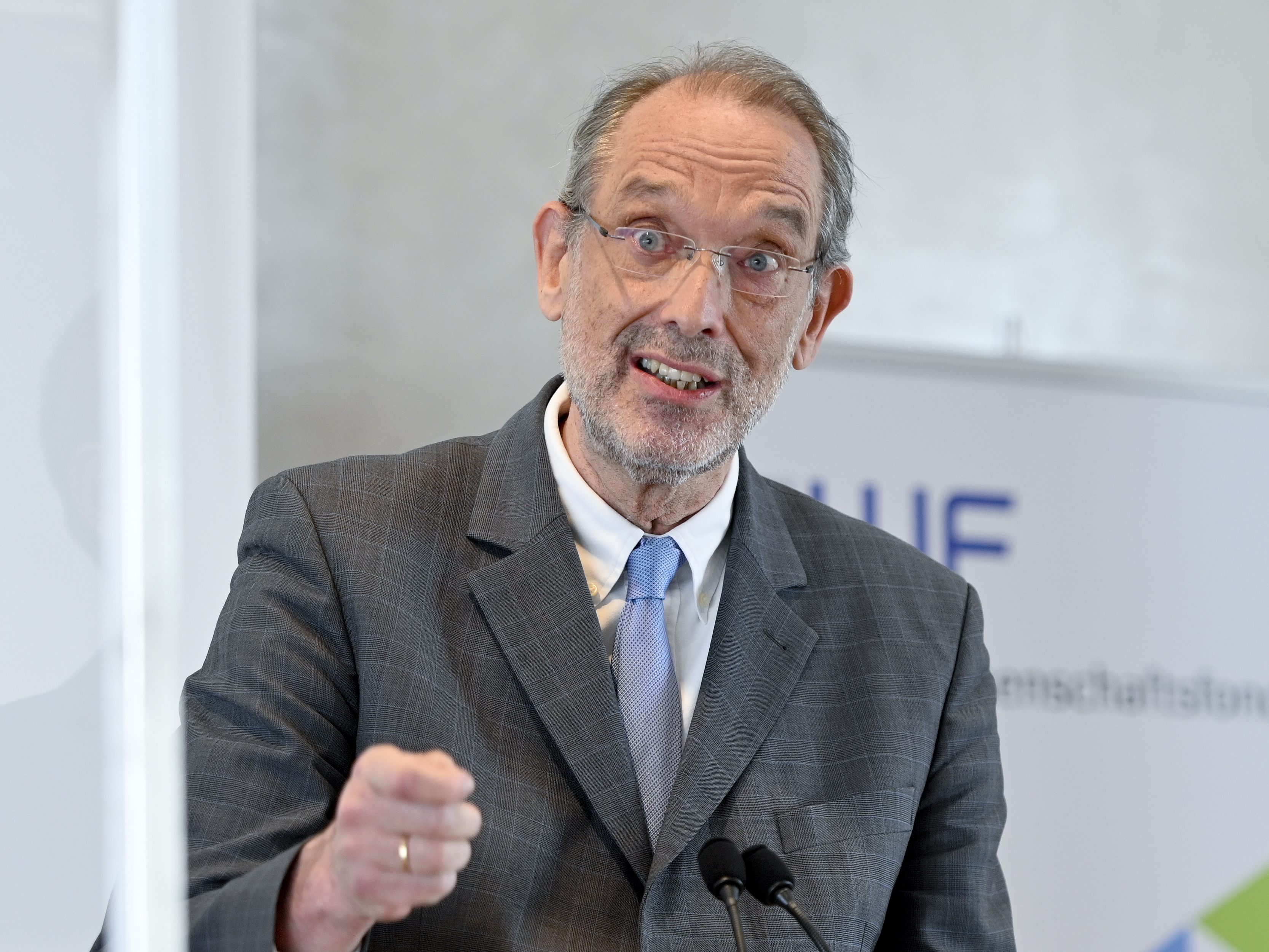 Faßmann lädt zum Schulschlusskonzert. Faßmann lädt zum Schulschlusskonzert.