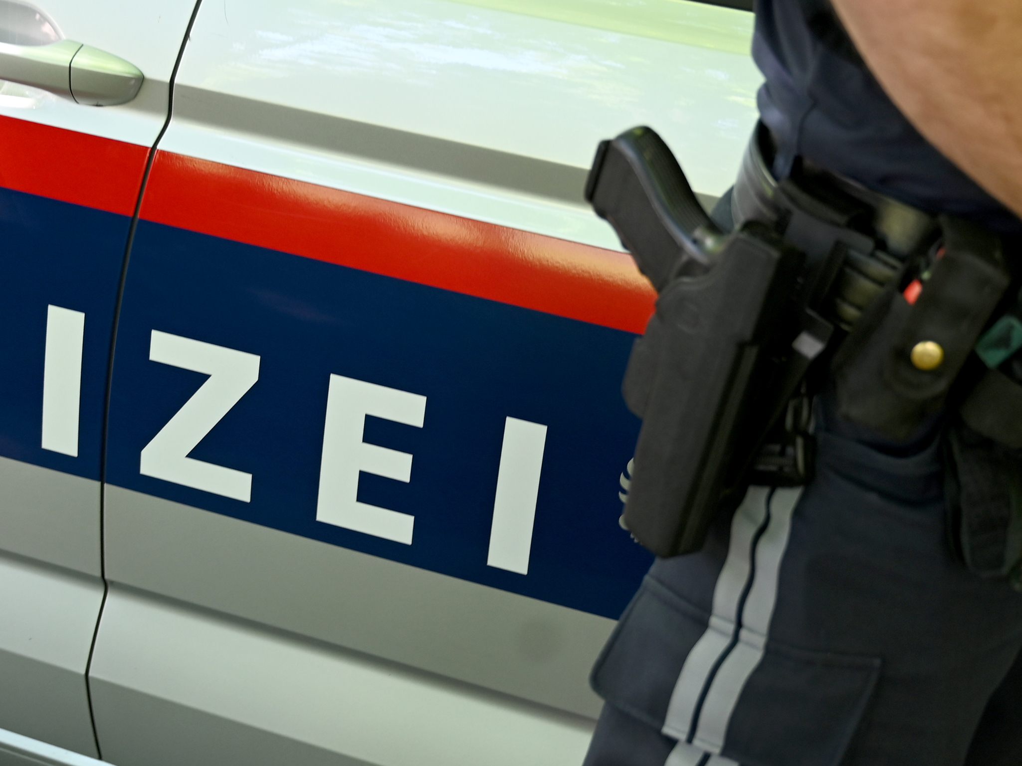 Der 74-jährige Erziehungsberechtigte wurde nach dem Wiener Jugendschutzgesetz angezeigt. Der 74-jährige Erziehungsberechtigte wurde nach dem Wiener Jugendschutzgesetz angezeigt.