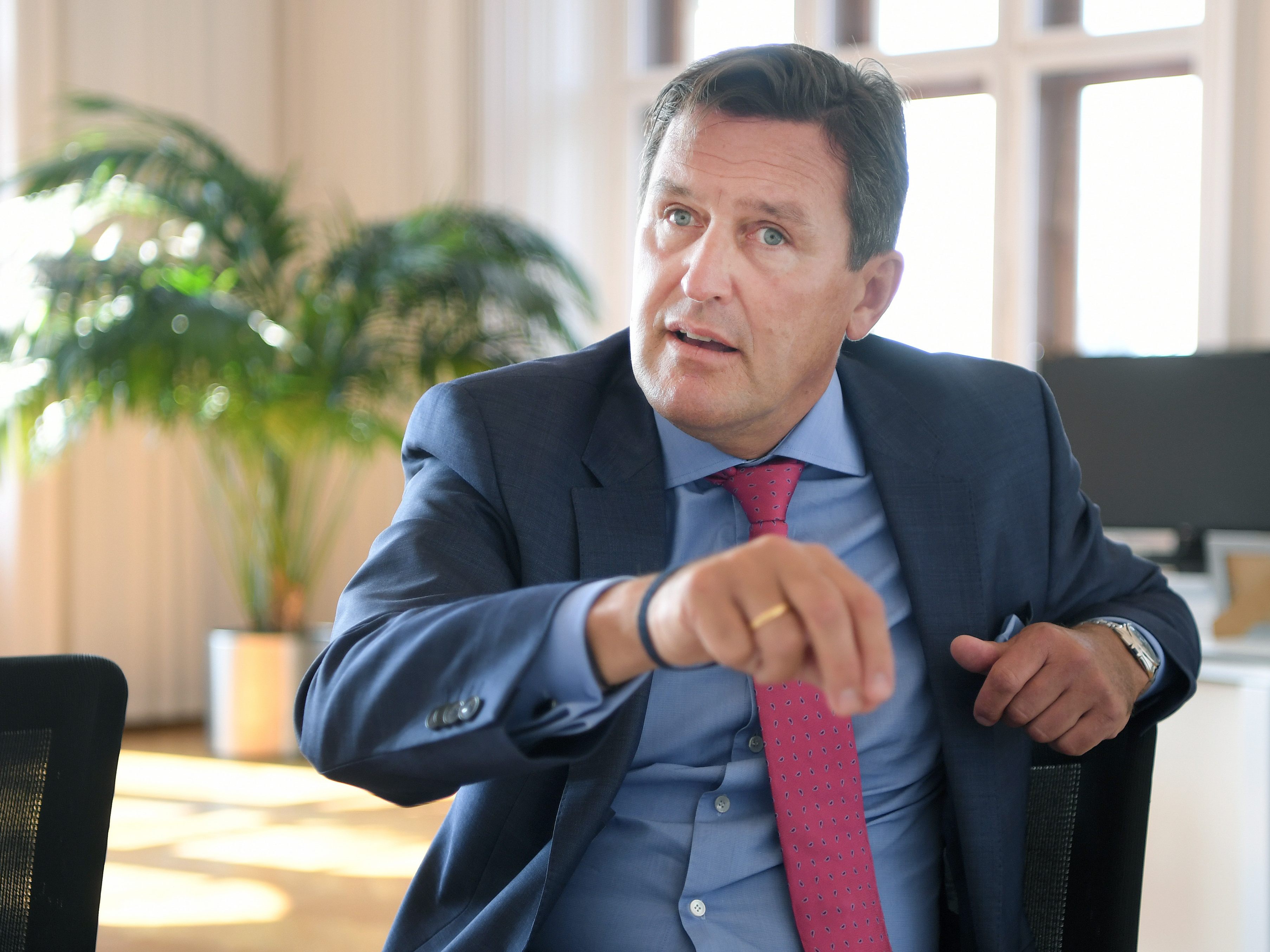 Laut Finanzstadtrat Peter Hanke wirkt sich die Coronakrise fünf Mal schlimmer aus als die letzte Finanzkrise Laut Finanzstadtrat Peter Hanke wirkt sich die Coronakrise fünf Mal schlimmer aus als die letzte Finanzkrise