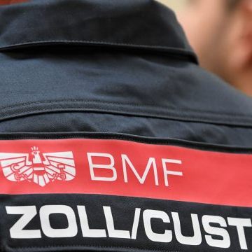 Das Finanzministerium schreibt 423 Jobs aus.