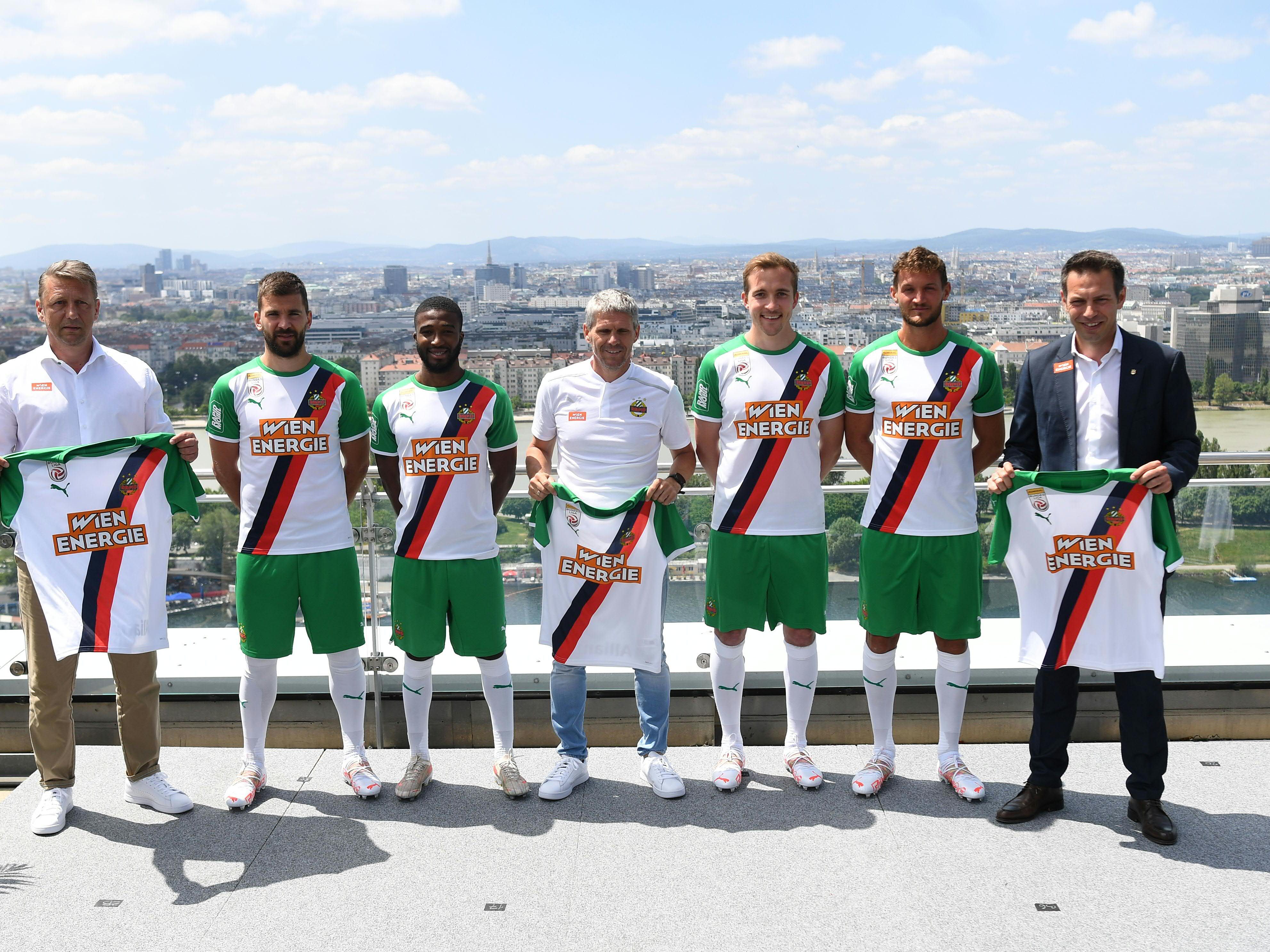 Rapid Wien startet mit neuen Trikots in die Vorbereitung.