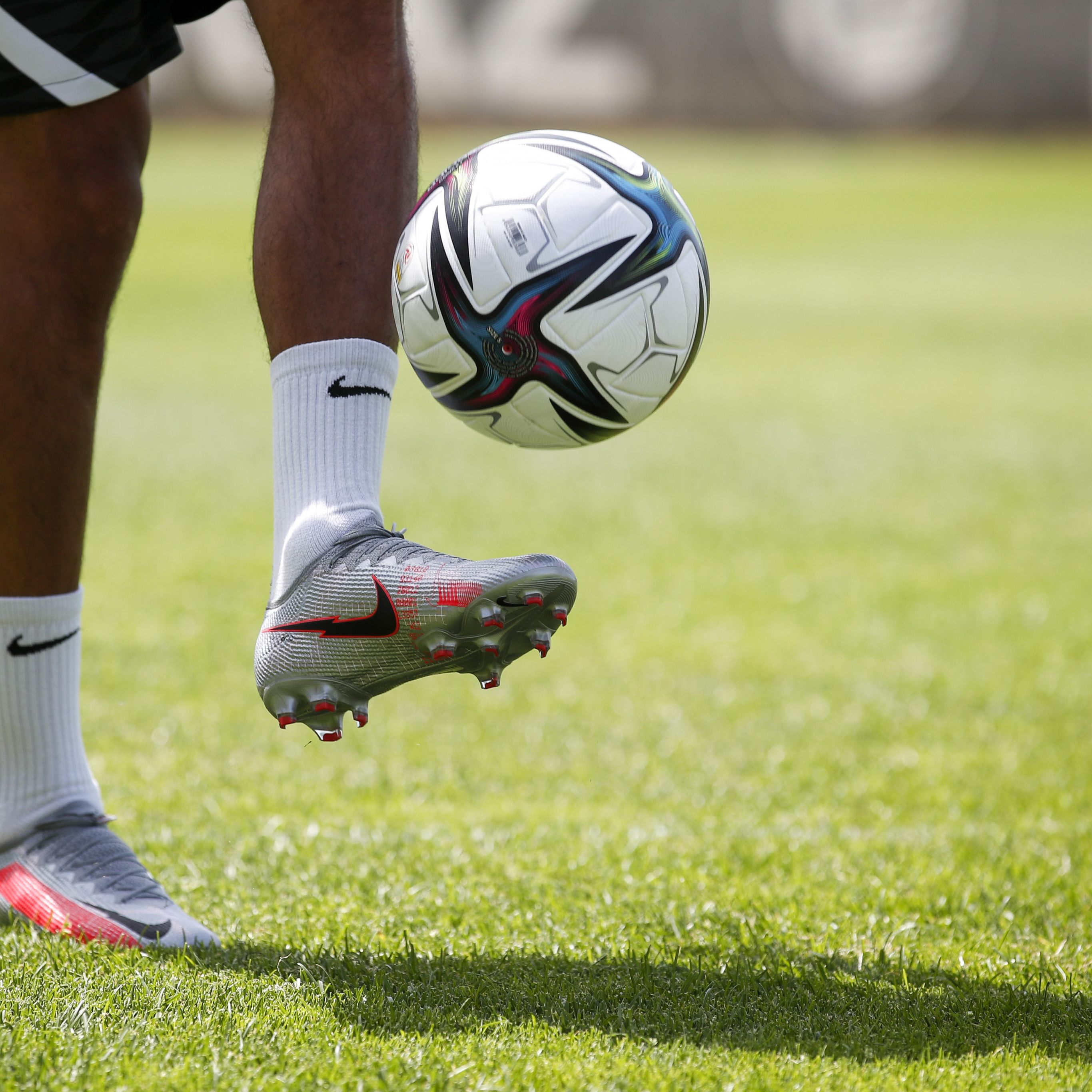 Die Kritik an den vielen unterschiedlichen Austragungsorten wächst.