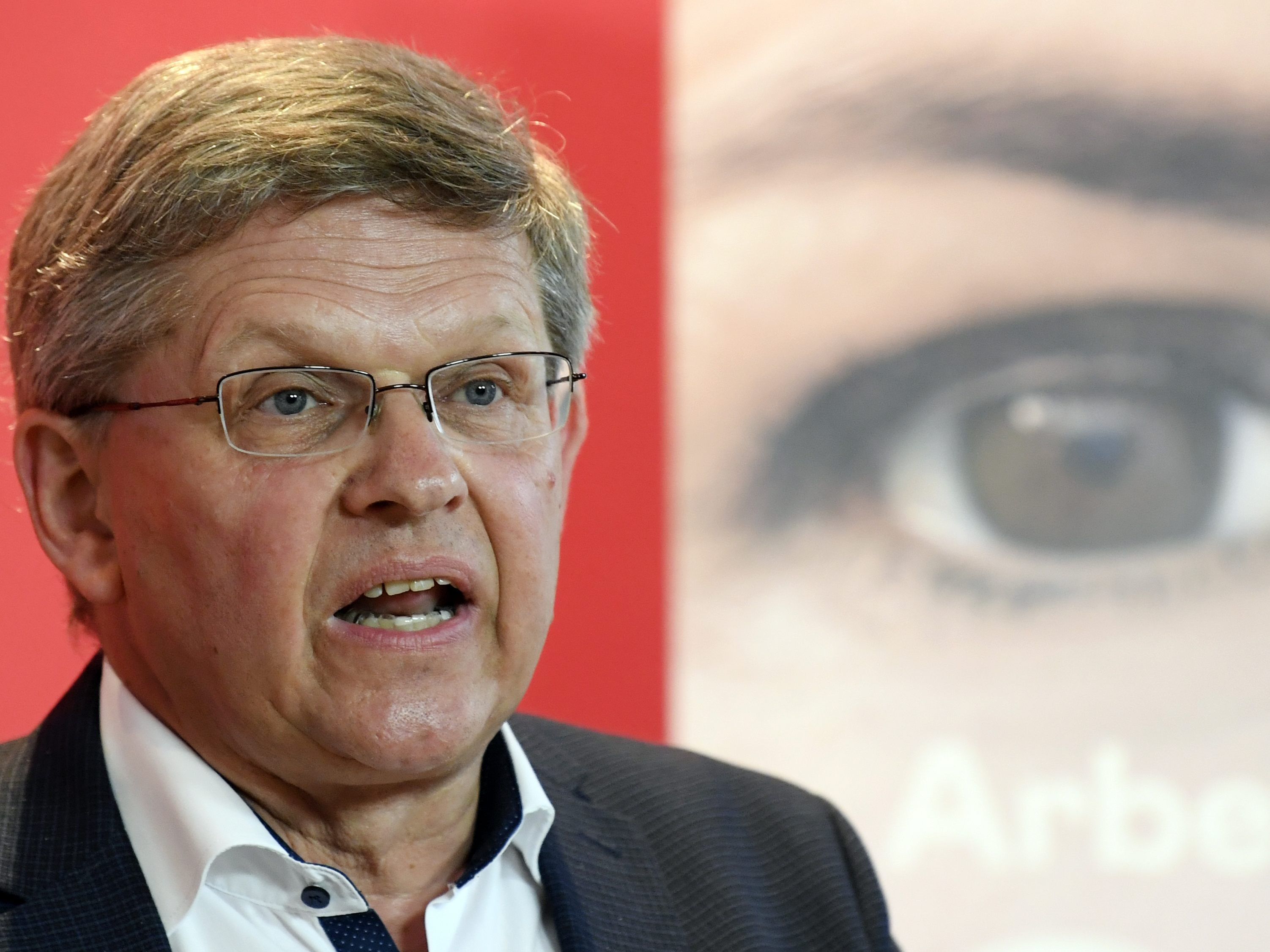 SPÖ-Bundesgeschäftsführer Christian Deutsch blickt auf den bevorstehenden Parteitag SPÖ-Bundesgeschäftsführer Christian Deutsch blickt auf den bevorstehenden Parteitag