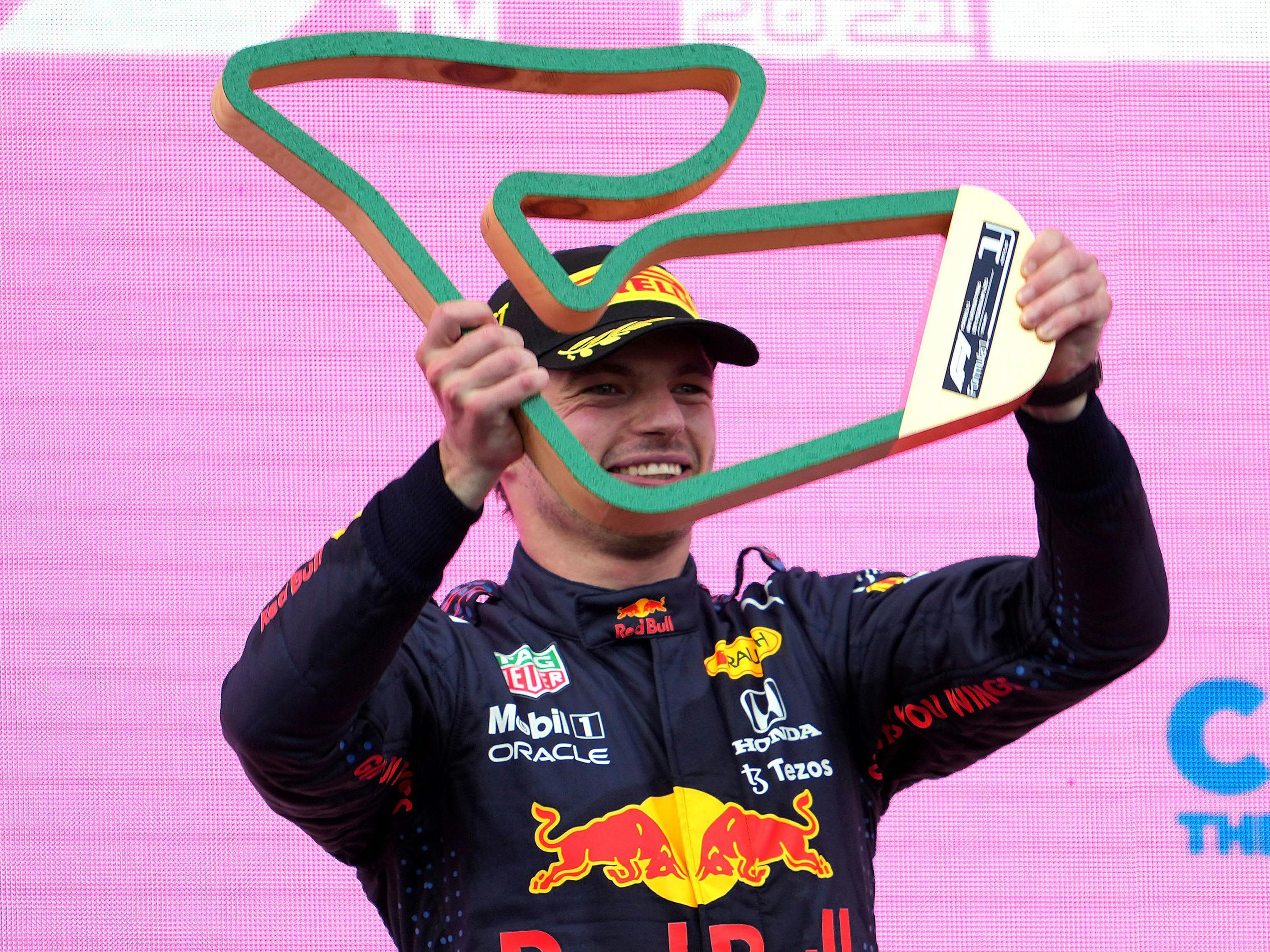 Verstappen gewinnt in der Steiermark