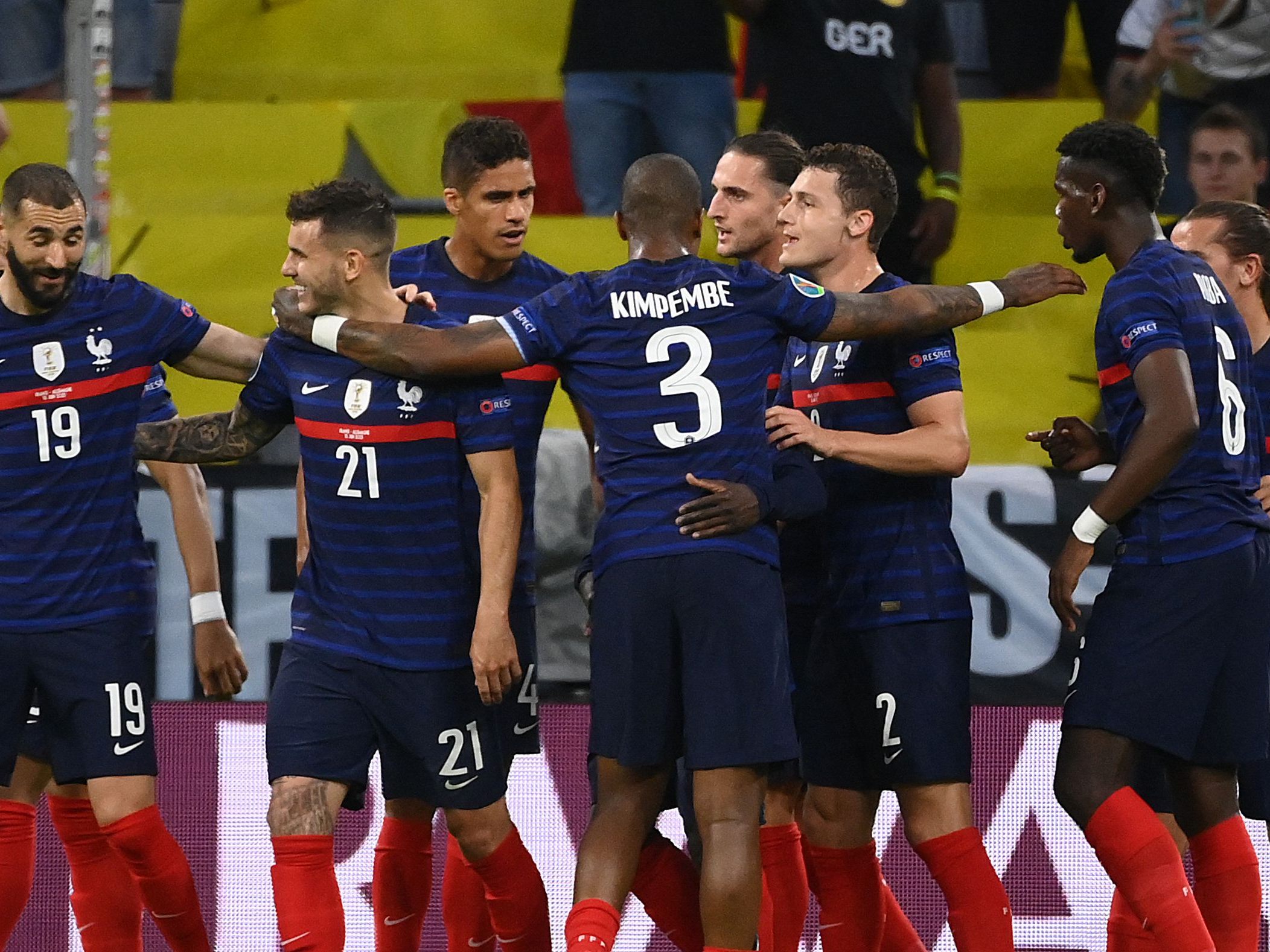 Frankreich setzt sich in der EM-Gruppe-F gegen Deutschland mit 1:0 durch. Frankreich setzt sich in der EM-Gruppe-F gegen Deutschland mit 1:0 durch.