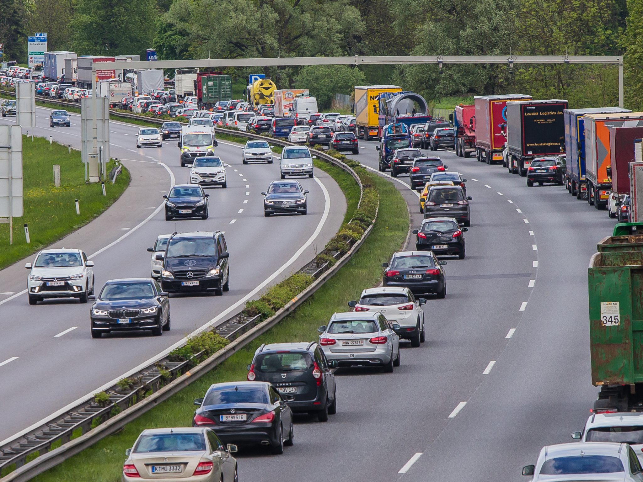 Behinderungen auf A14 nach Unfall.