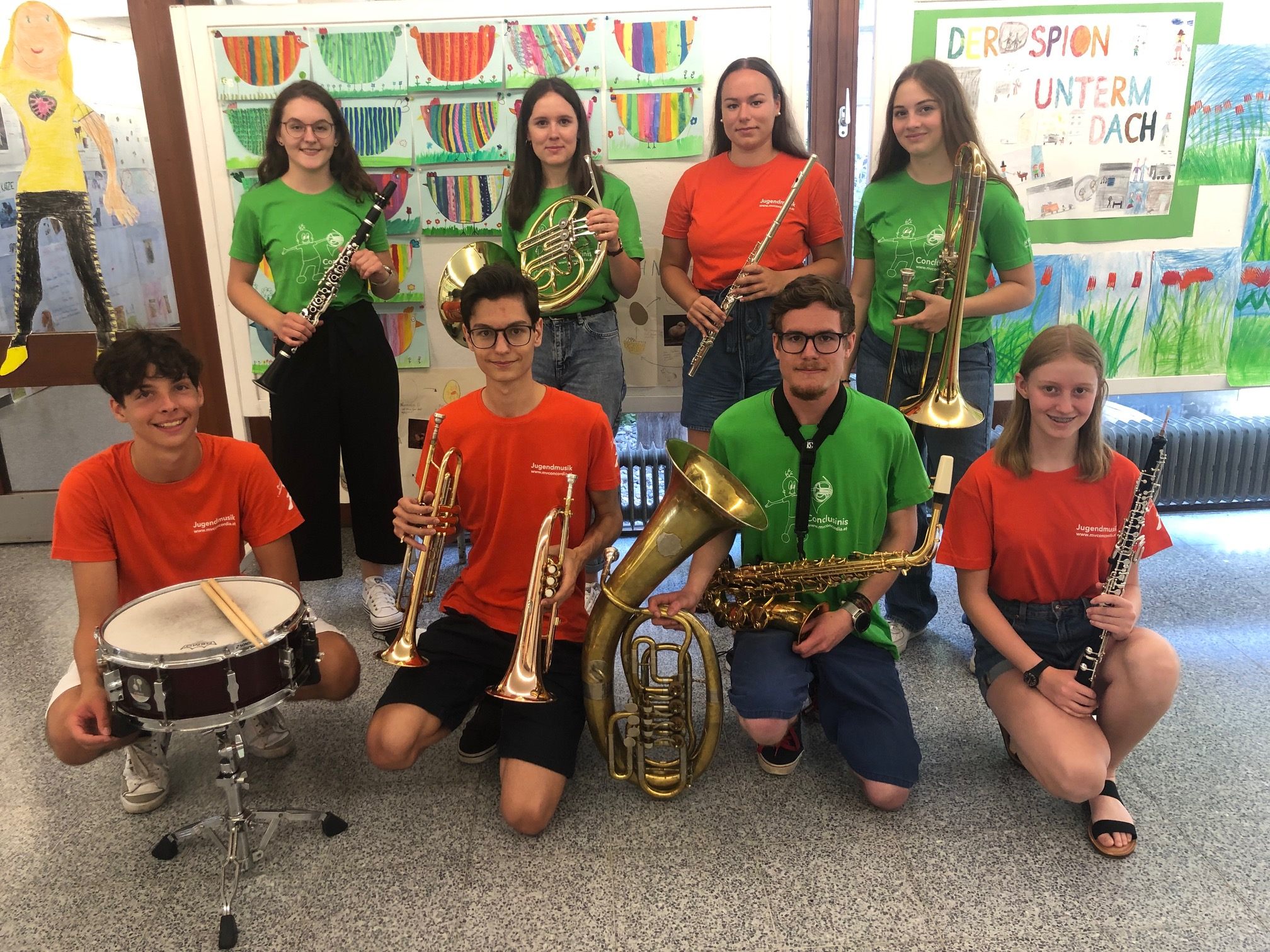 Der Musikverein Concordia war in der Volksschule Rotkreuz zu Besuch und stellte den Schülern das gemeinsame Musizieren auf ihren Instrumenten vor.