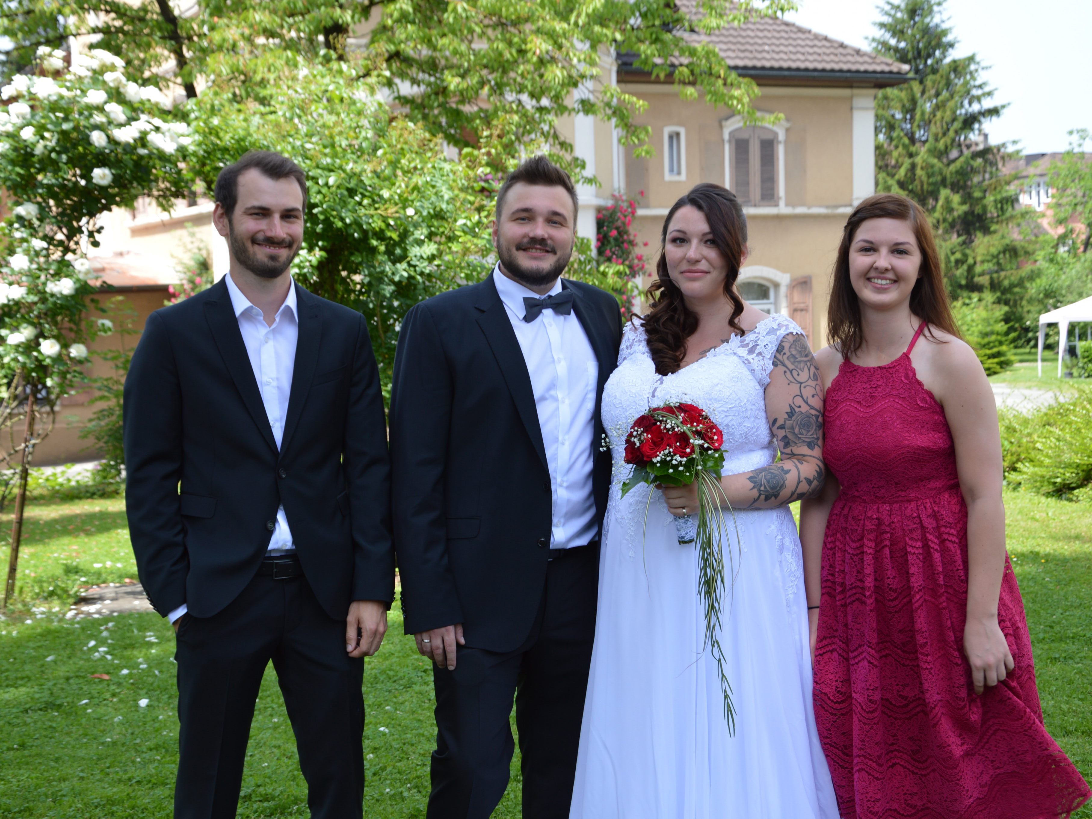 Sandra Kuchler und André Stocker haben geheiratet. Sandra Kuchler und André Stocker haben geheiratet.
