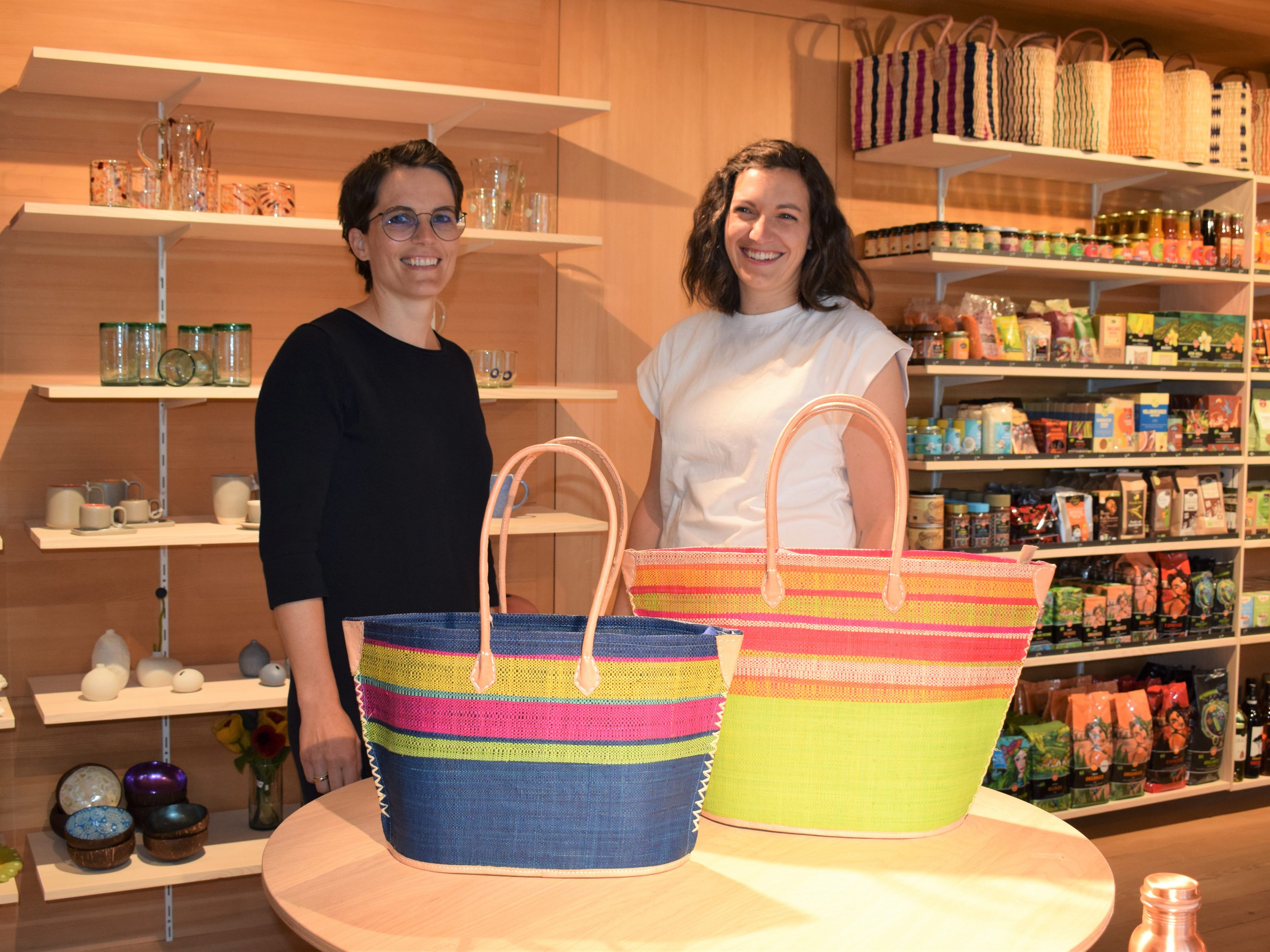 Stolz präsentieren die beiden Obfrauen Michaela Bader und Pia Steurer das neue Geschäft. Stolz präsentieren die beiden Obfrauen Michaela Bader und Pia Steurer das neue Geschäft.