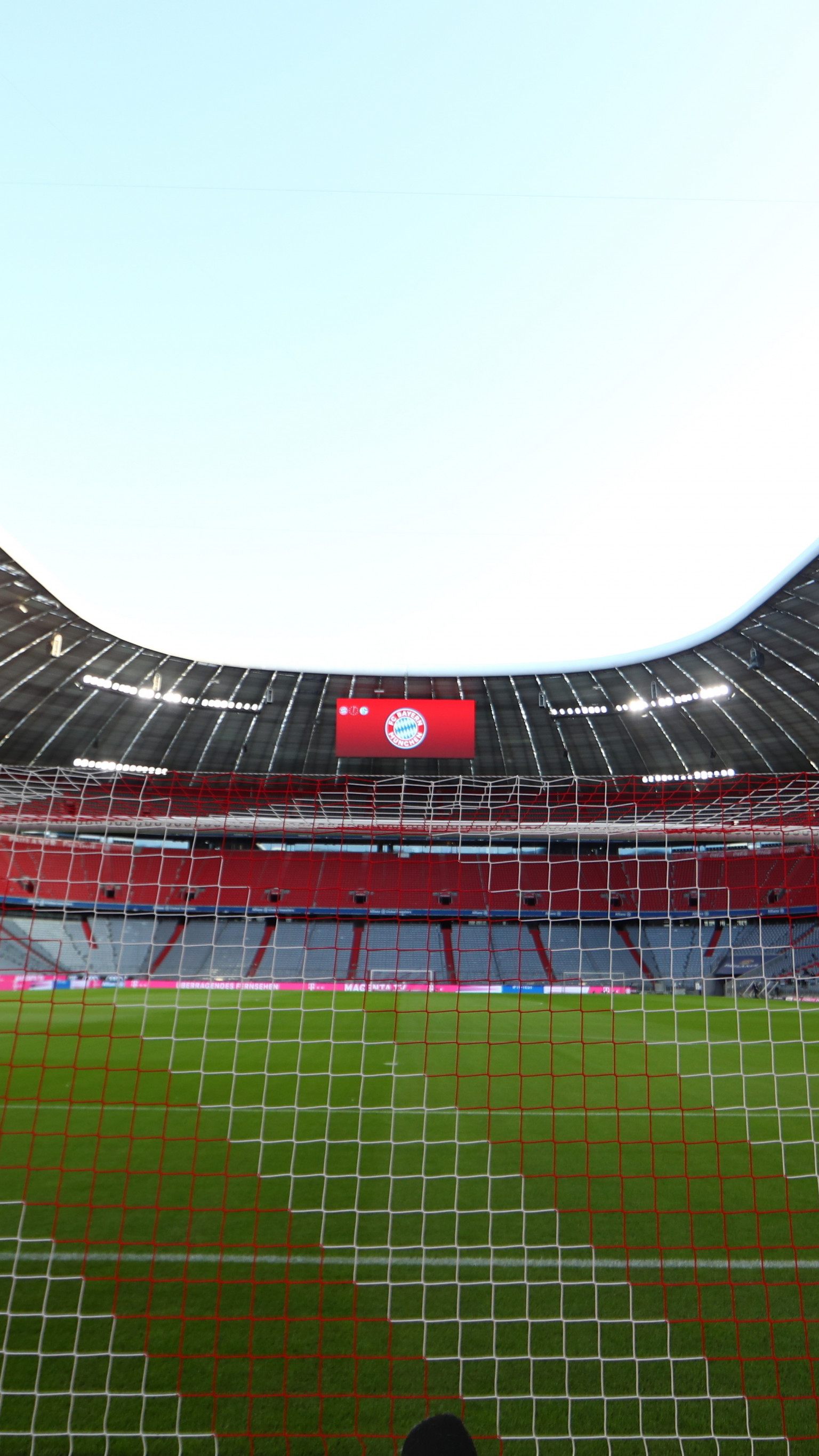 EM-Spiele in München vor jeweils rund 14.000 Zuschauern.