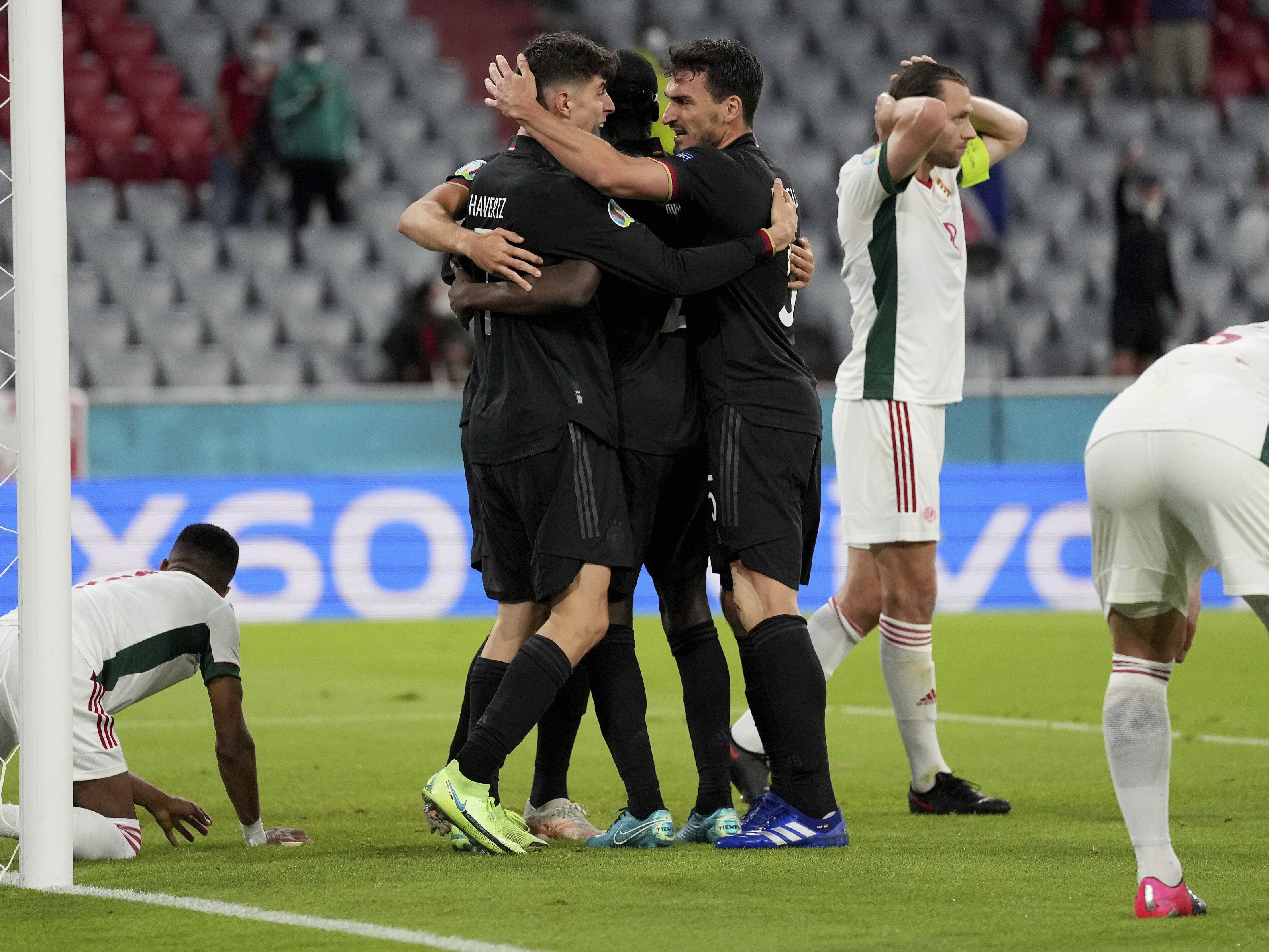 Deutschland musste heute lange um den Aufstieg zittern, durfte am Ende aber doch noch jubeln. Deutschland musste heute lange um den Aufstieg zittern, durfte am Ende aber doch noch jubeln.